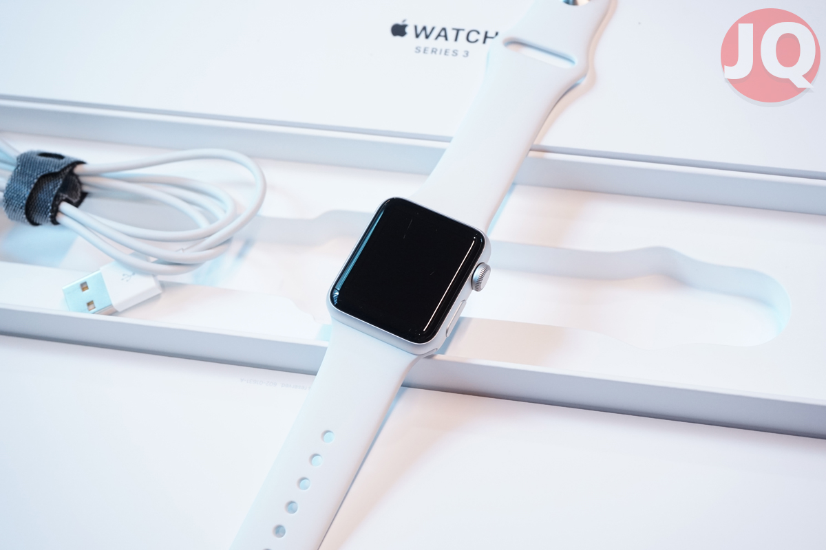 Series 3 store apple watch white