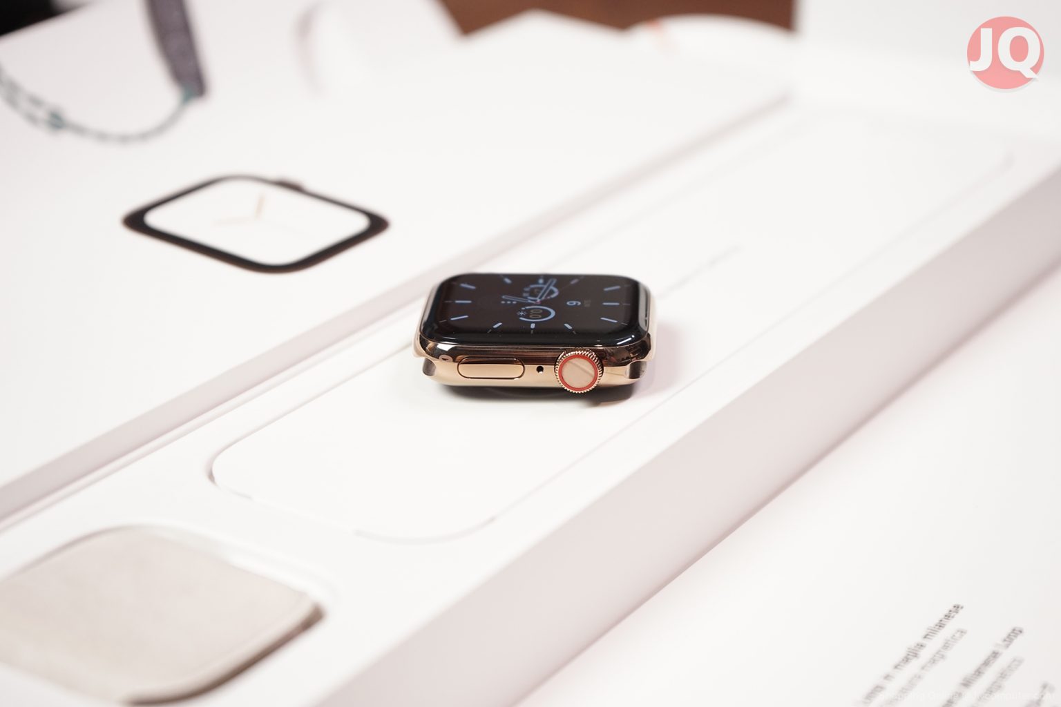 Apple Watch Series 4 (40mm) Cellular - Image 2