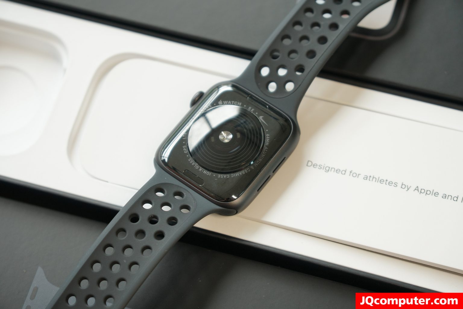 Apple Watch SE (44mm.) - Image 4