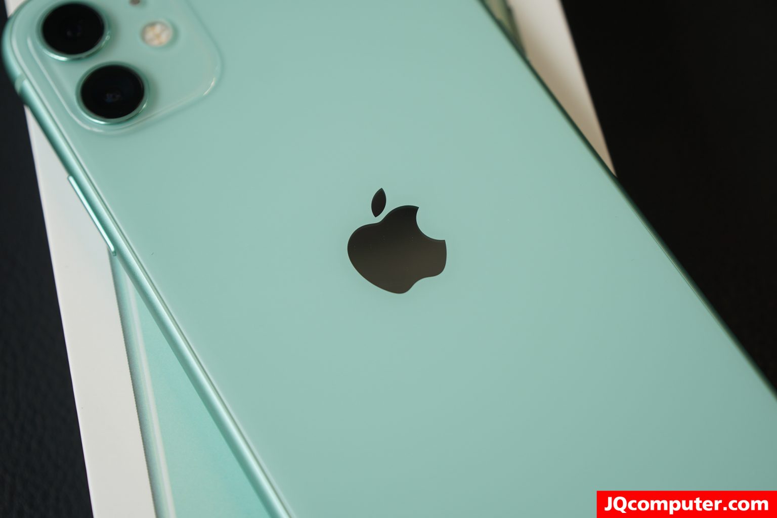 iPhone 11 - Image 10
