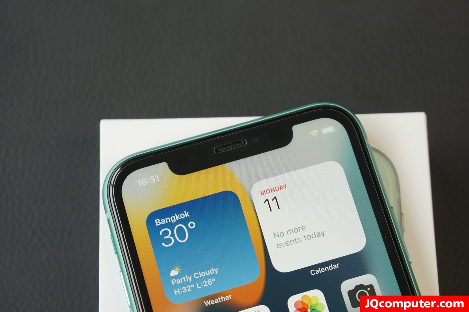 iPhone 11 - Image 8