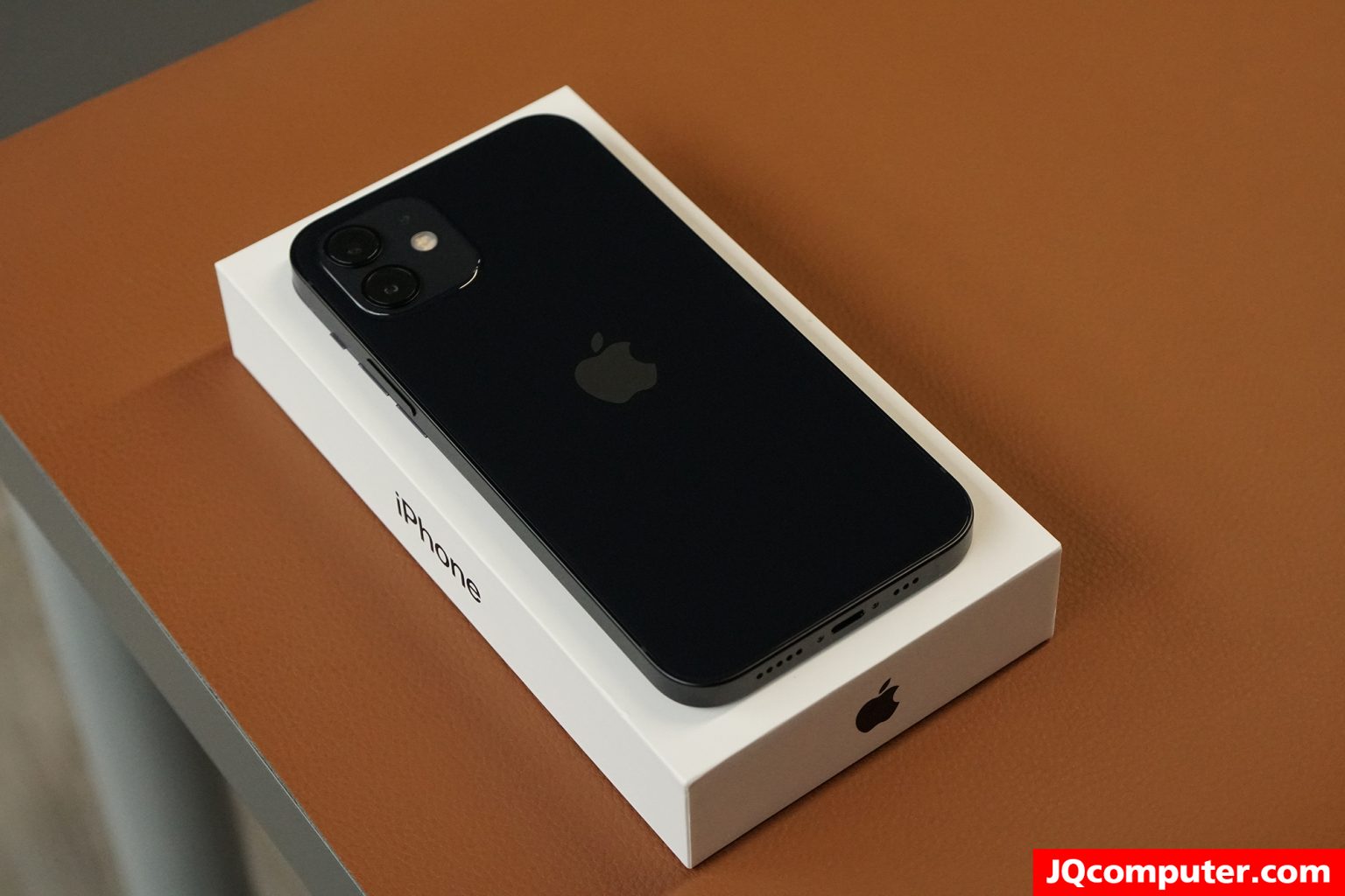 iPhone 12 - Image 2