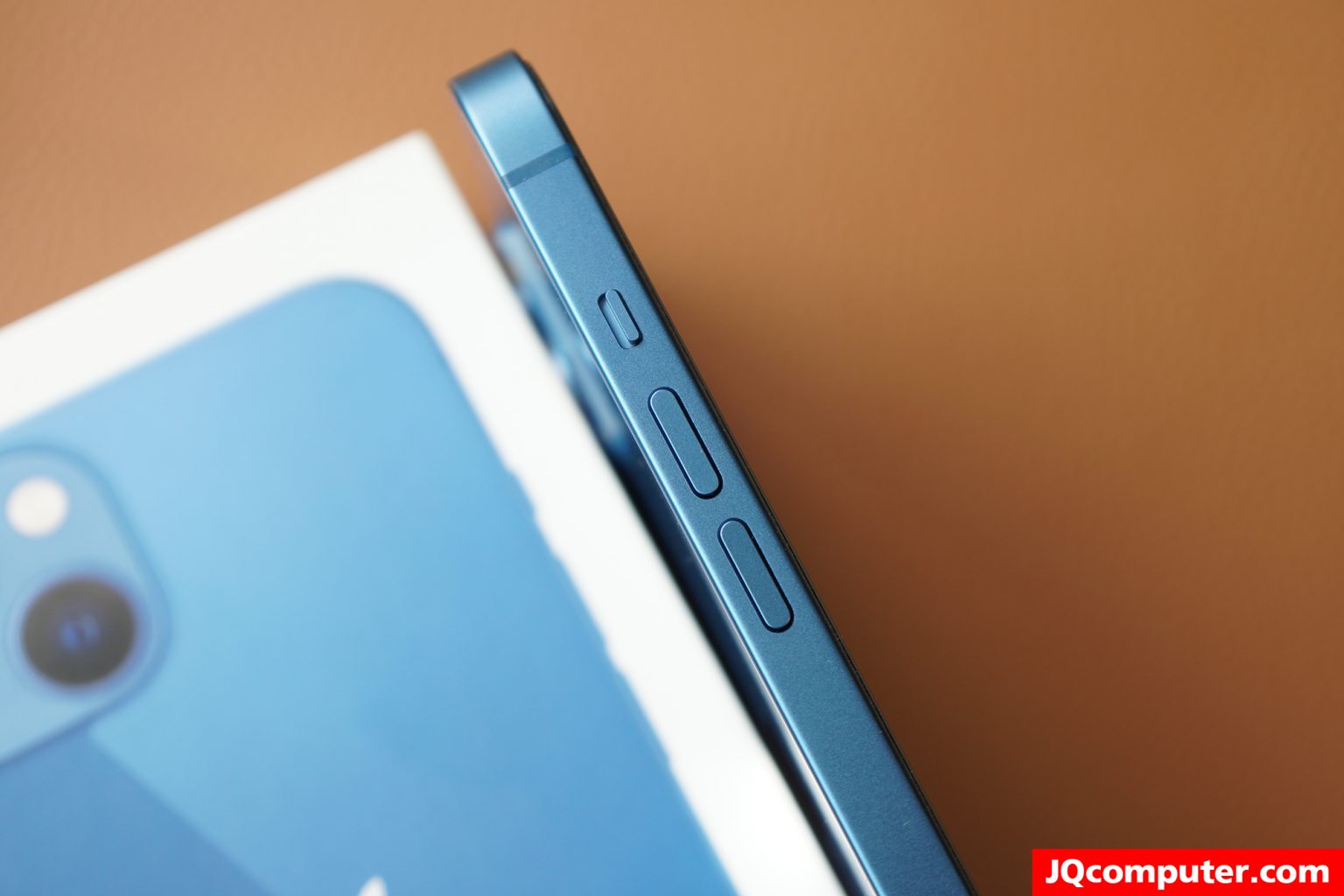 iPhone 13 - Image 10
