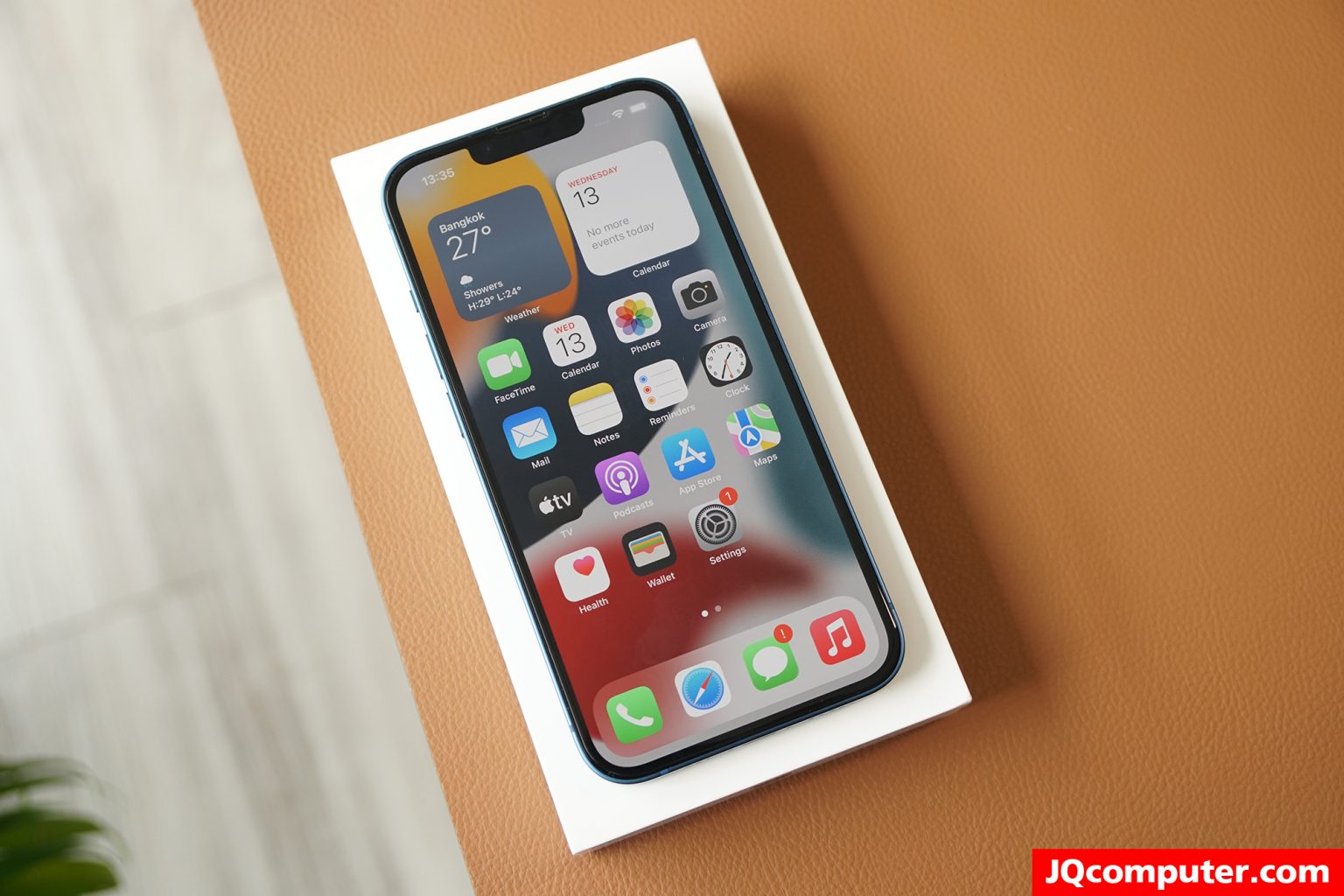 iPhone 13 - Image 2