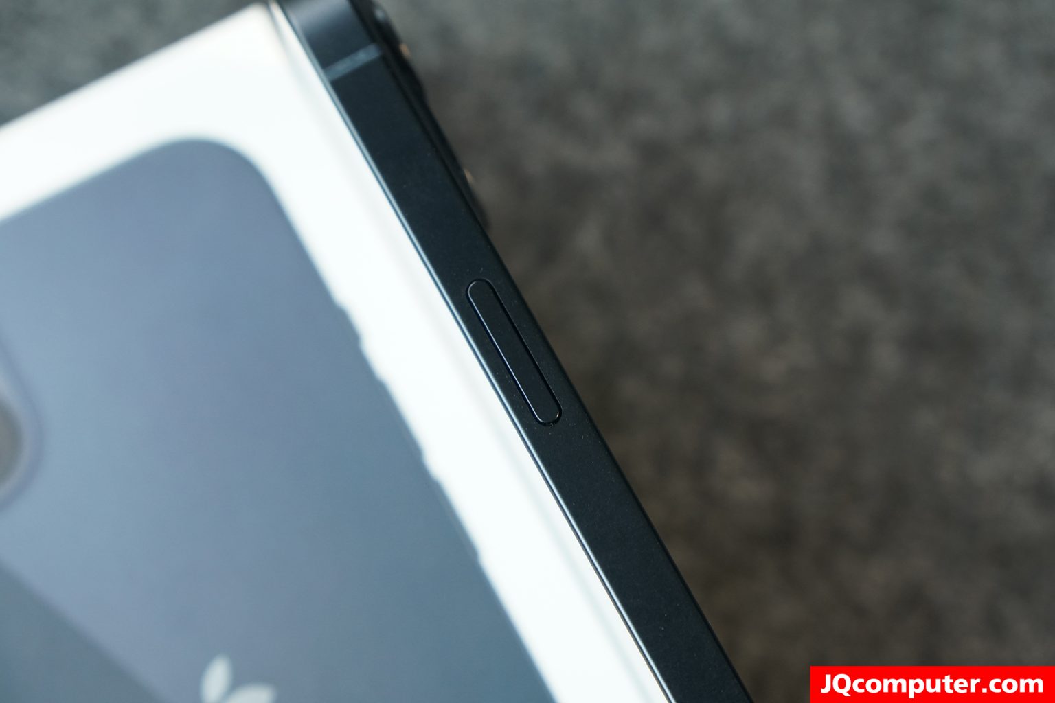 iPhone 13 - Image 18