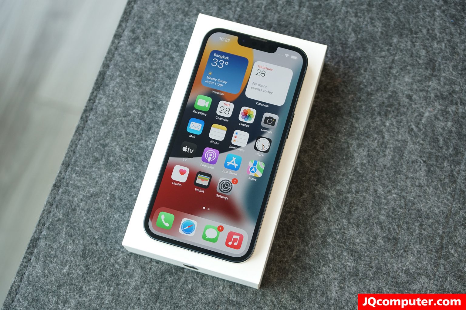 iPhone 13 - Image 2