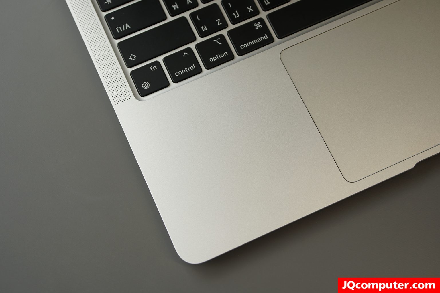 MacBook Air (13-inch, M1, 2020) - Image 3