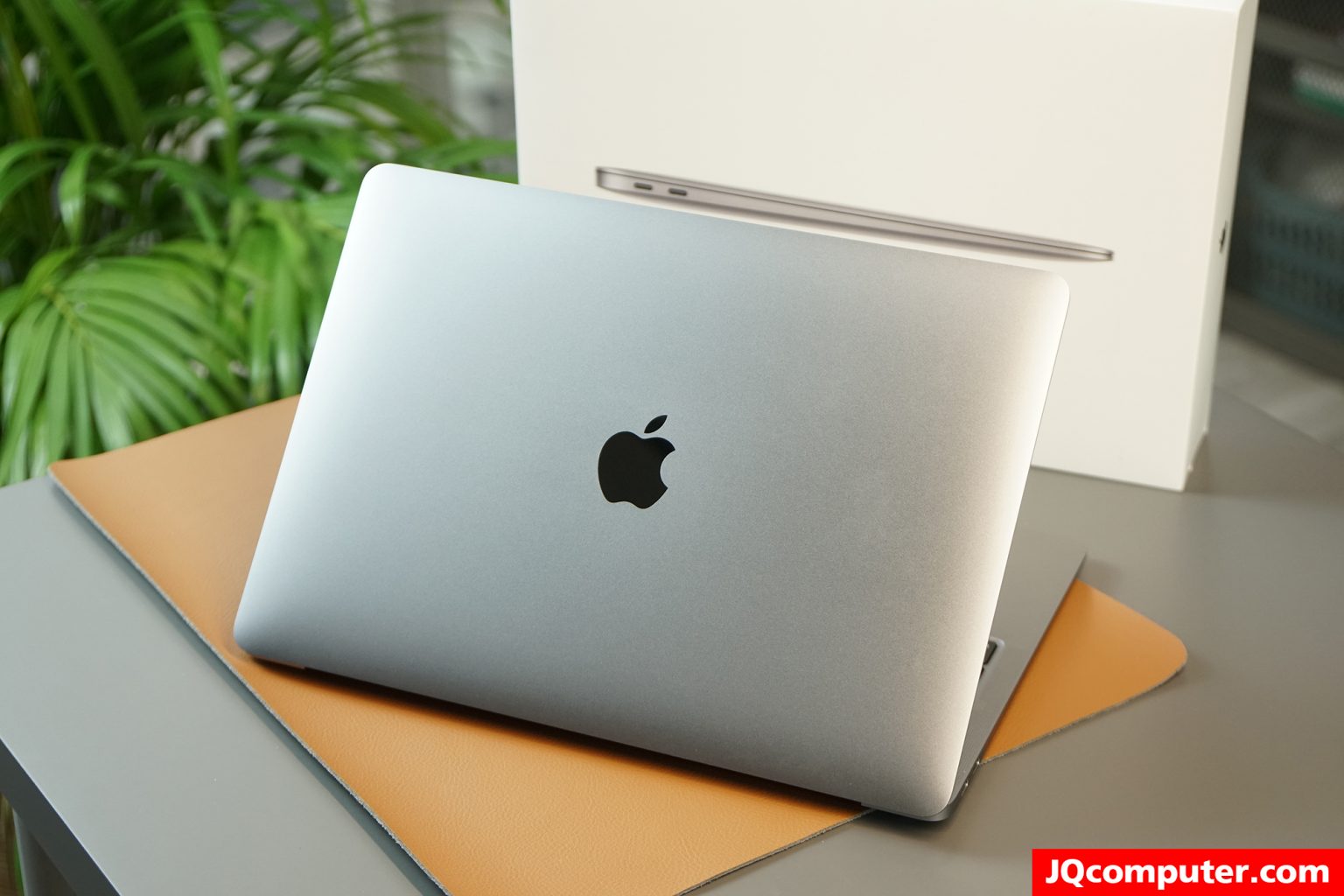 MacBook Air (13-inch, i3, 2020) - Image 2