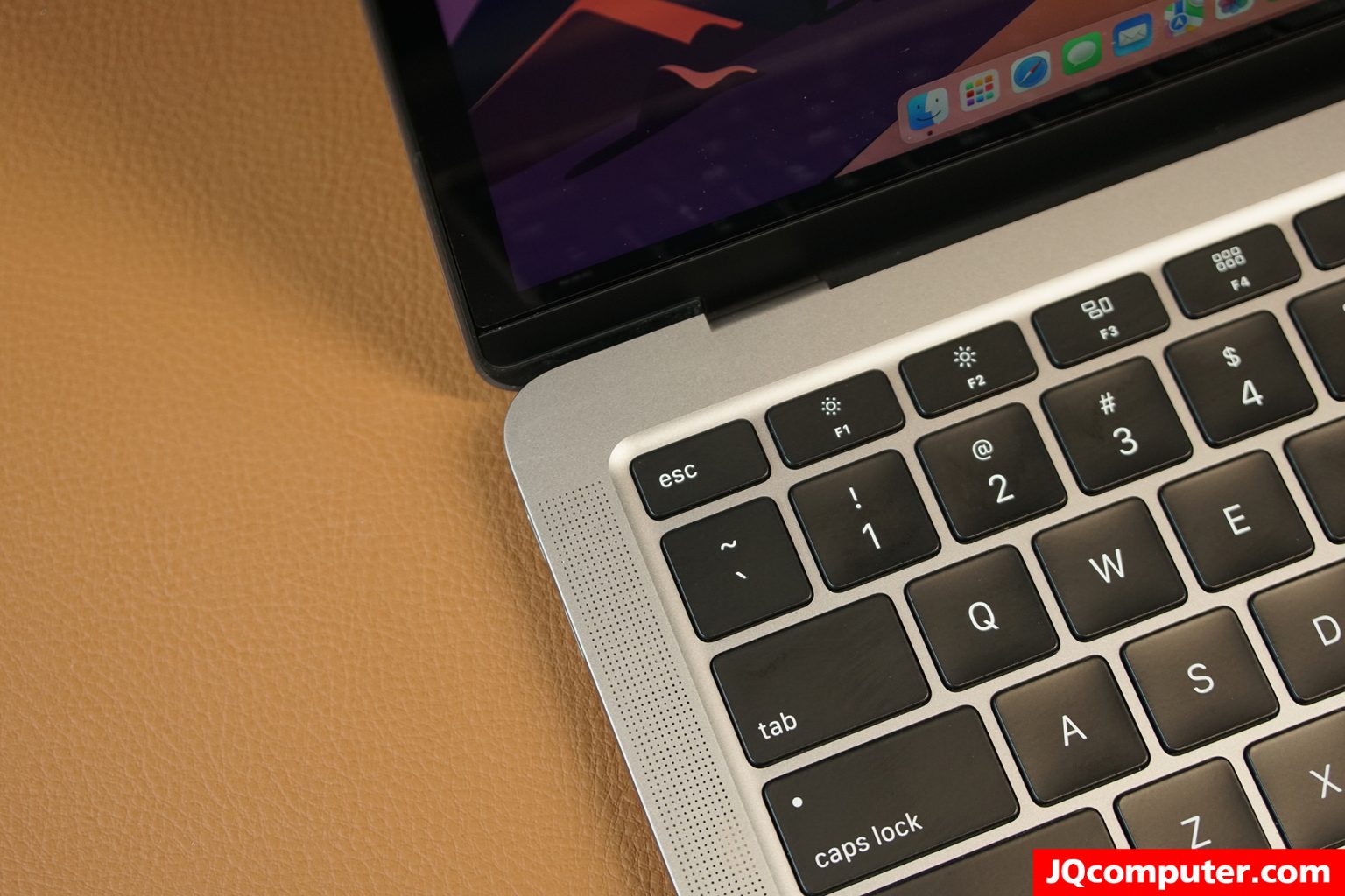MacBook Air (13-inch, i3, 2020) - Image 4