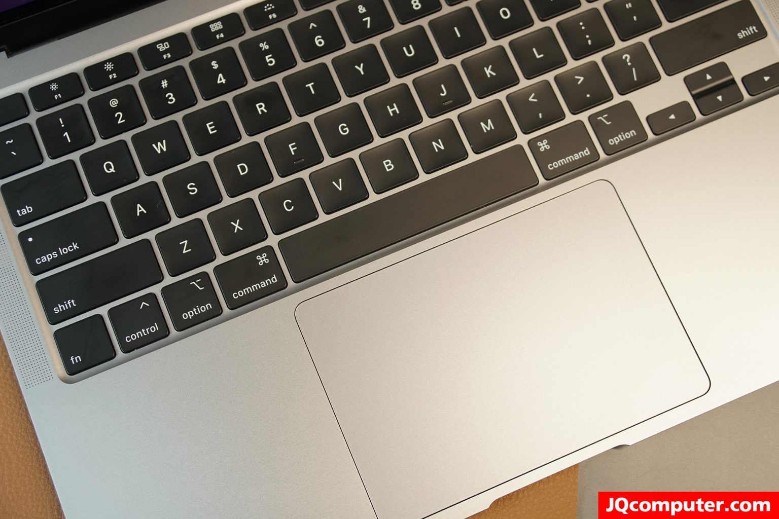 MacBook Air (13-inch, i3, 2020) - Image 6