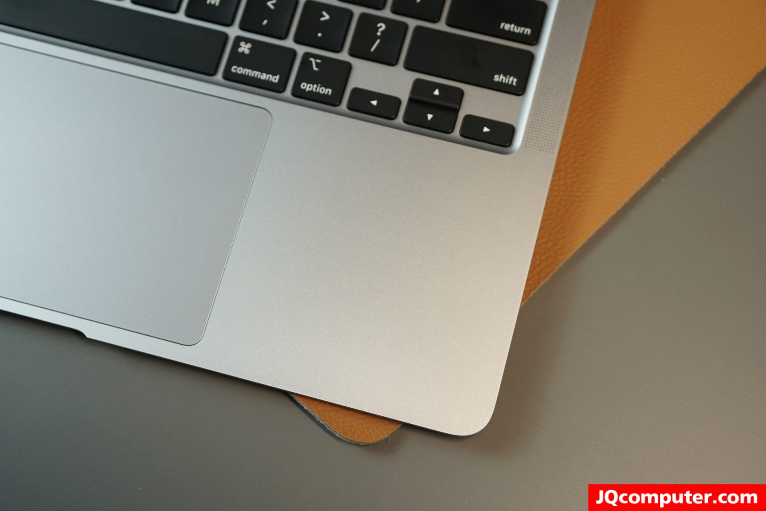 MacBook Air (13-inch, i3, 2020) - Image 8