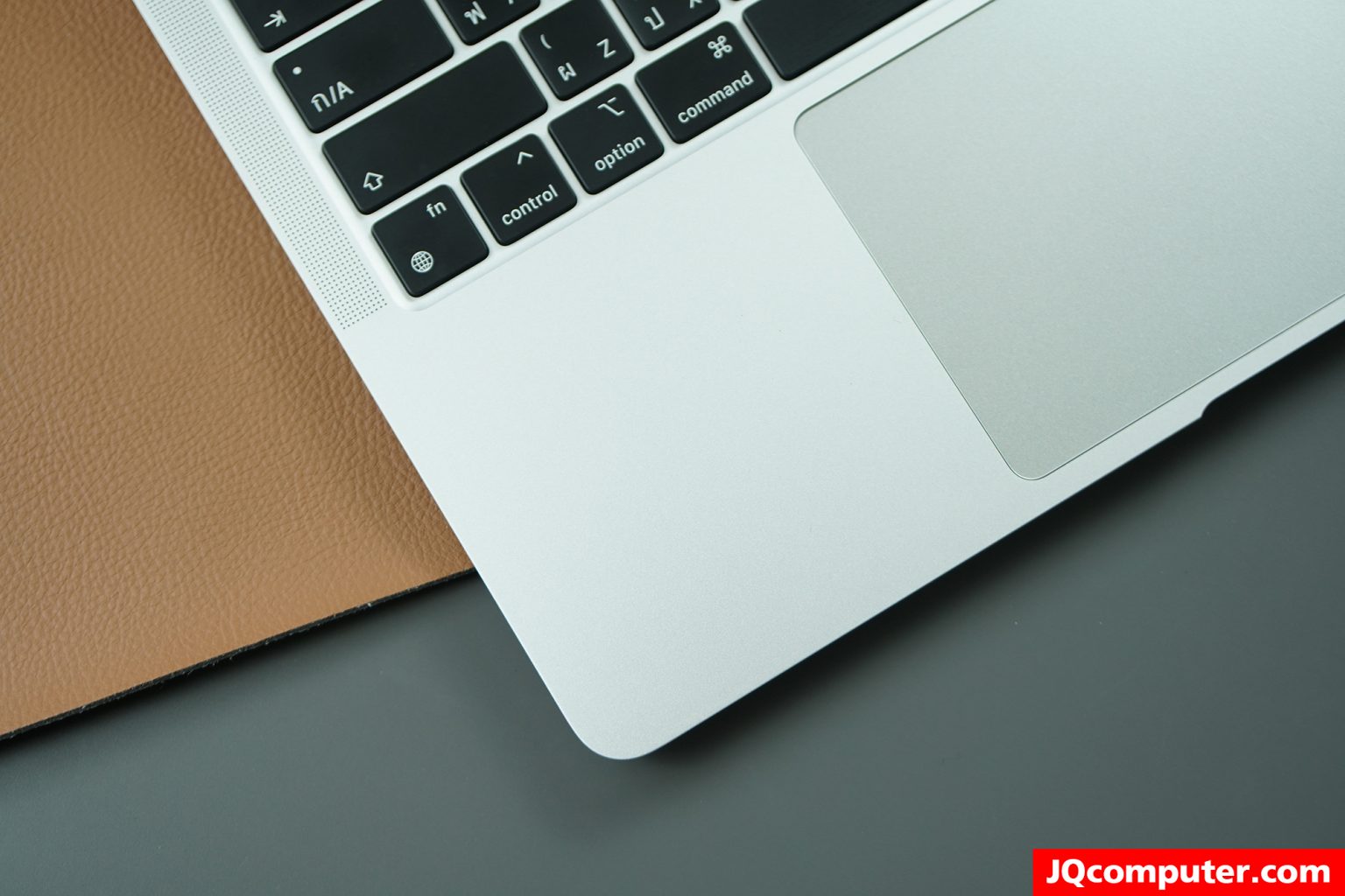MacBook Air (13-inch, M1, 2020) - Image 3