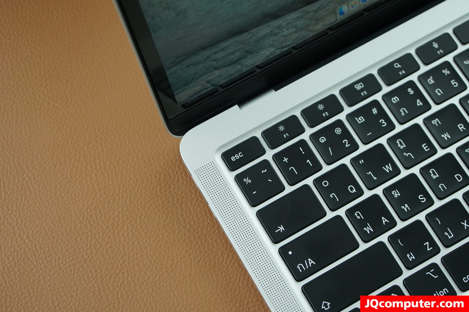 MacBook Air (13-inch, M1, 2020) - Image 4