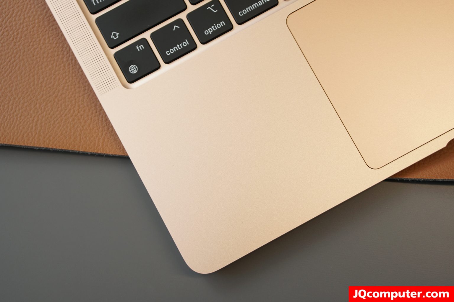 MacBook Air (13-inch, M1, 2020) - Image 3