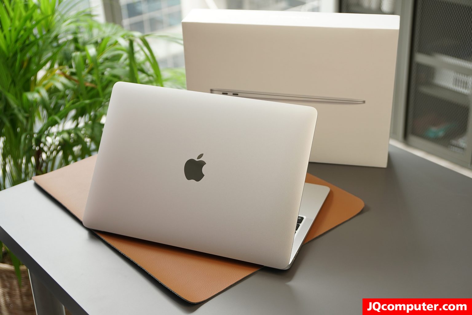 MacBook Air (13-inch, M1, 2020) - Image 2