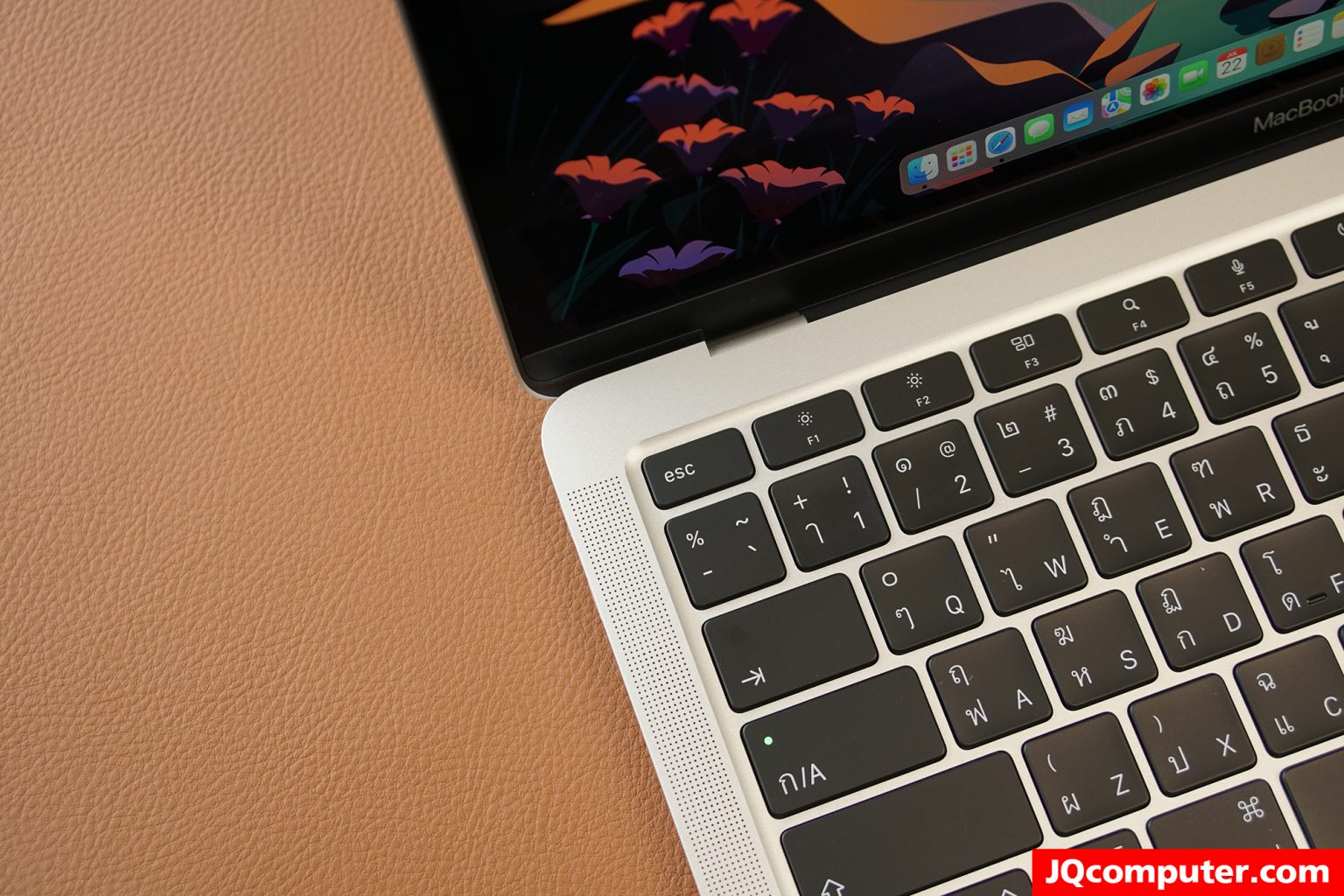 MacBook Air (13-inch, M1, 2020) - Image 4
