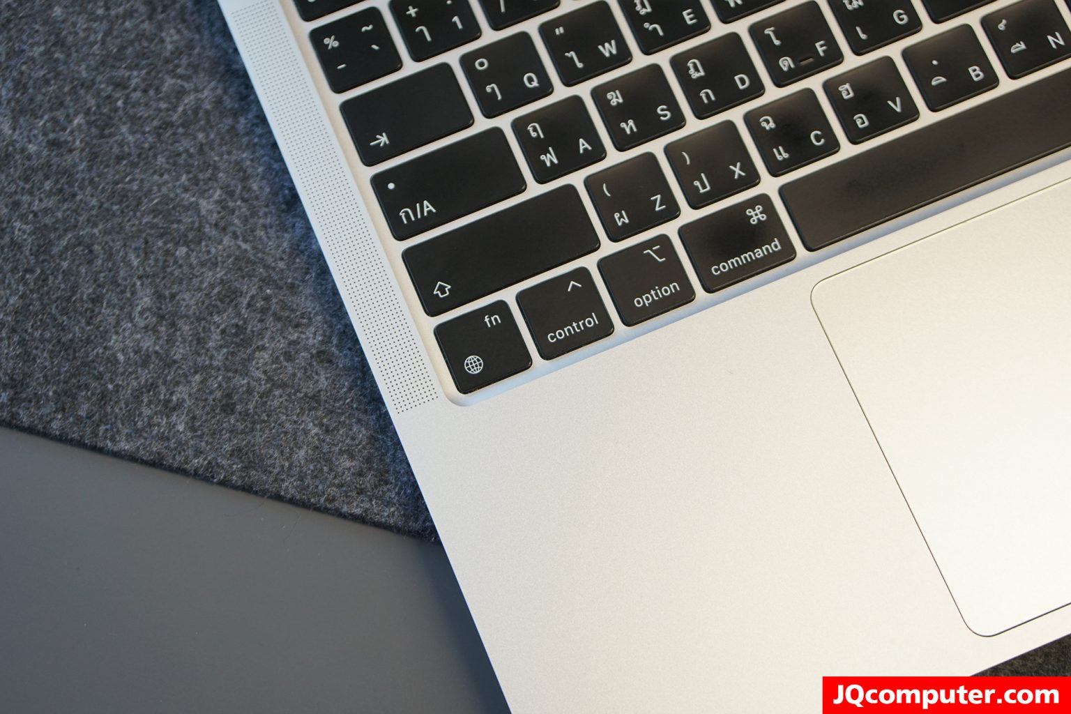 MacBook Air (13-inch, M1, 2020) - Image 3