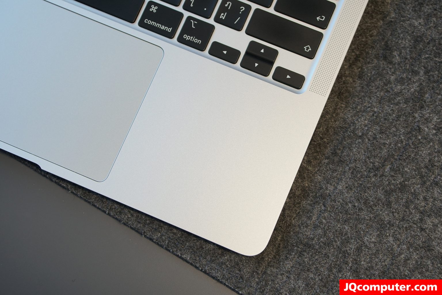 MacBook Air (13-inch, M1, 2020) - Image 8