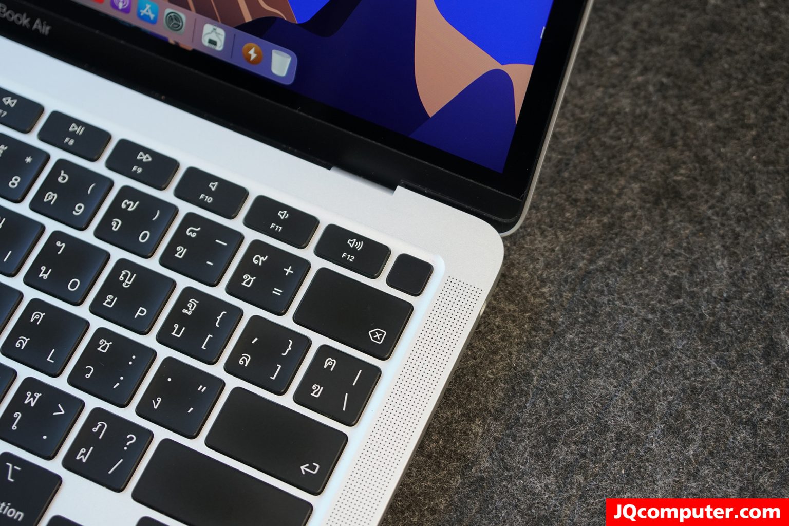 MacBook Air (13-inch, M1, 2020) - Image 9
