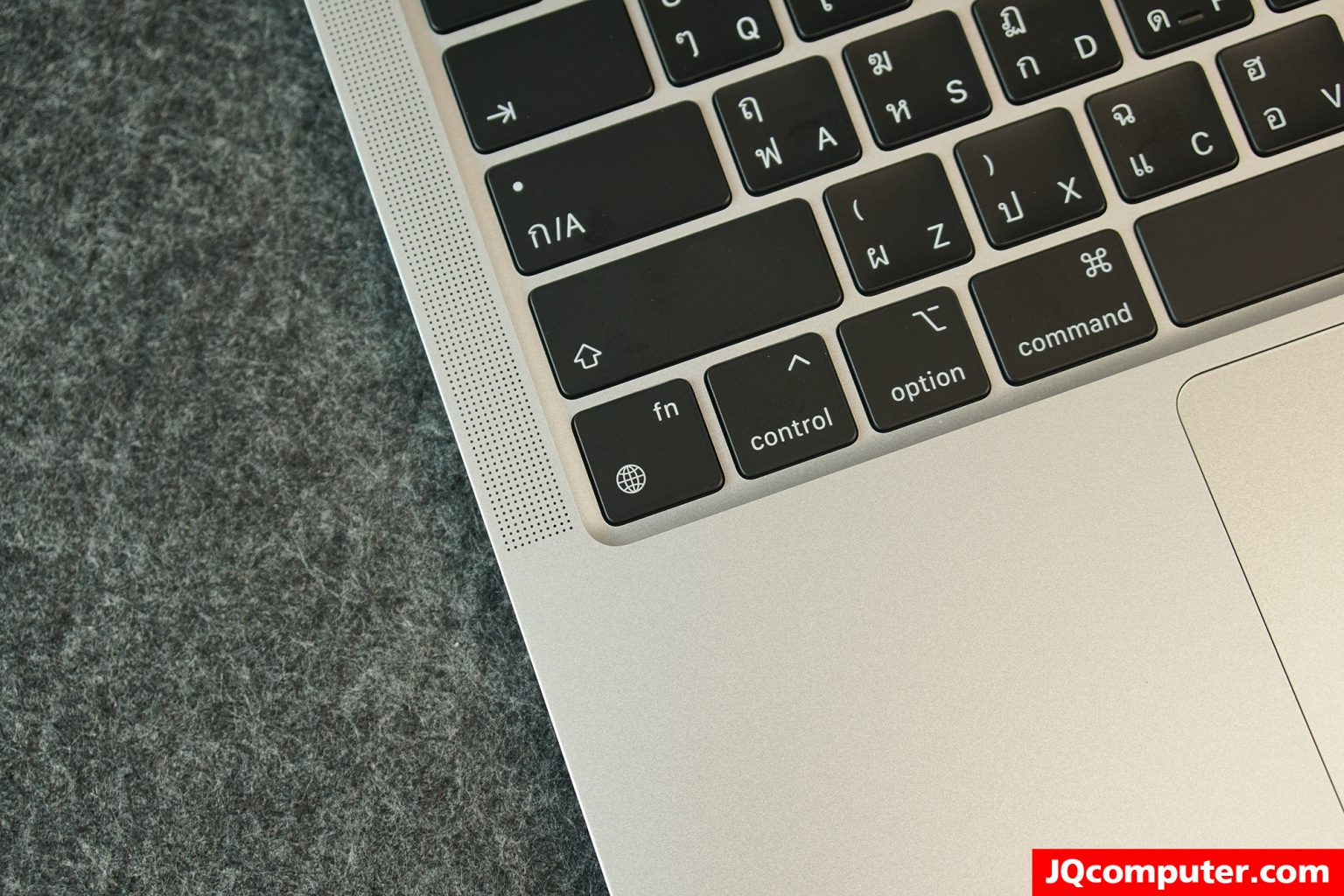 MacBook Air (13-inch, M1, 2020) - Image 3
