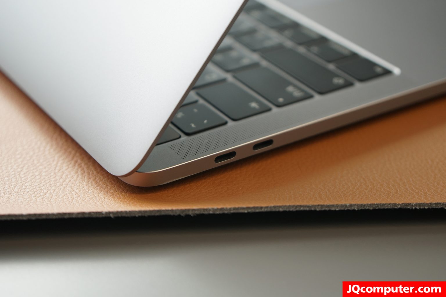 MacBook Pro (13-inch, i5, 2019) - Image 14