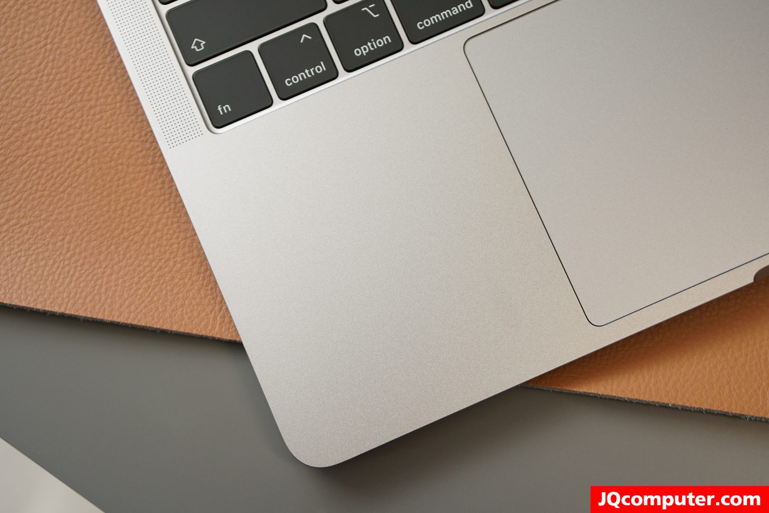 MacBook Pro (13-inch, i5, 2019) - Image 3