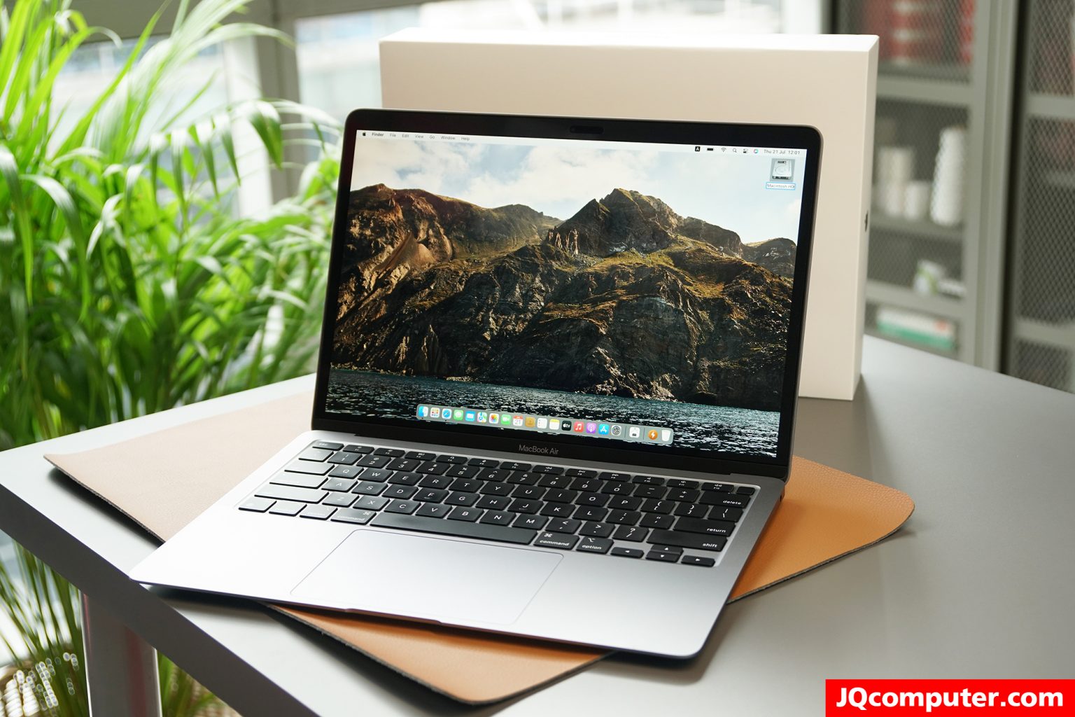 MacBook Air (13-inch, M1, 2020)