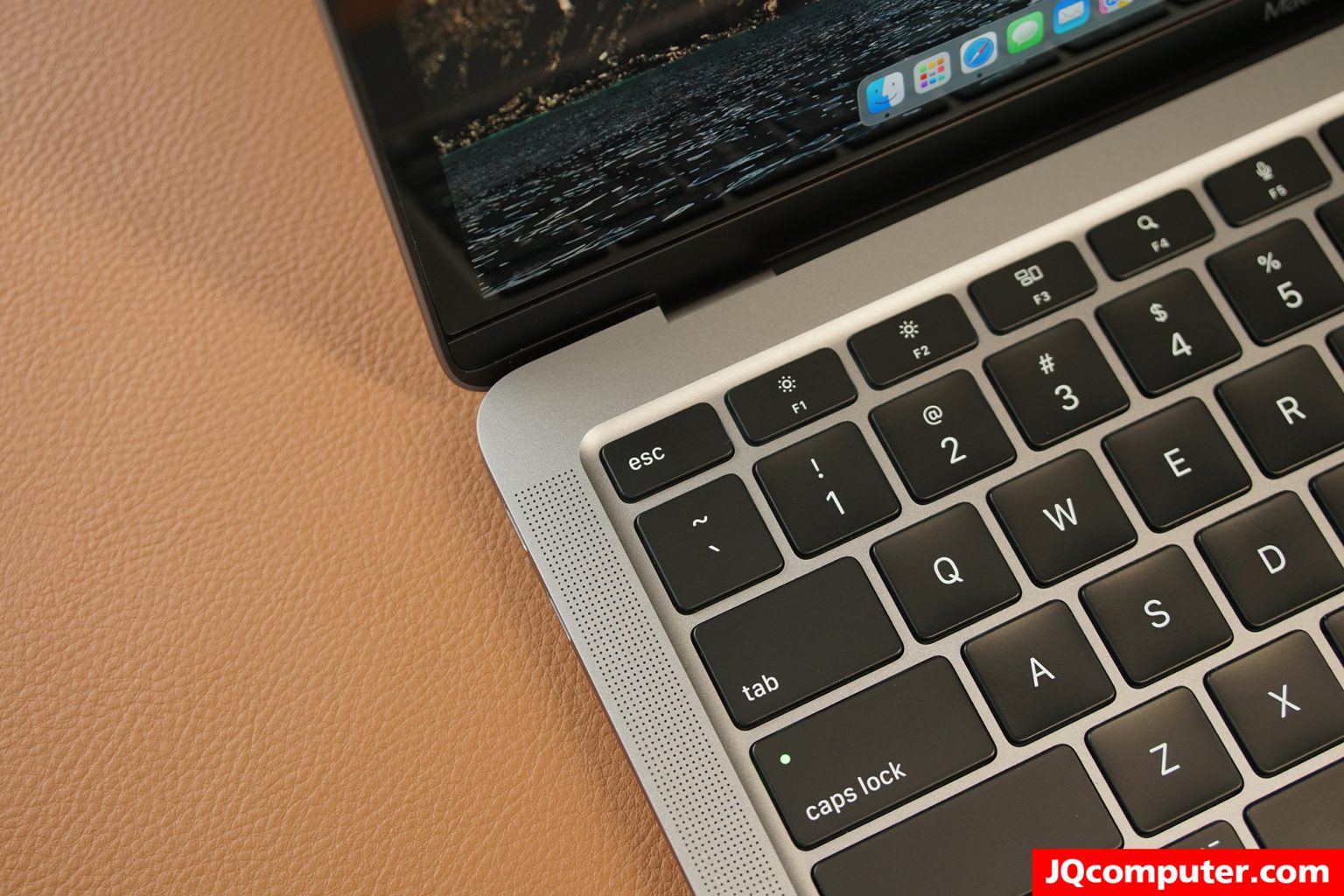 MacBook Air (13-inch, M1, 2020) - Image 4