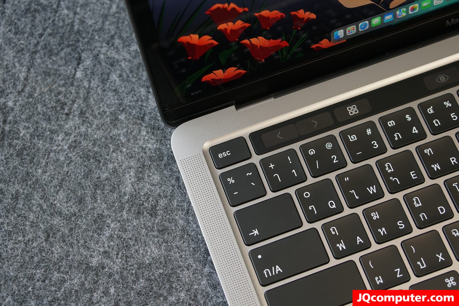 MacBook Pro (13-inch, M1, 2020) - Image 4