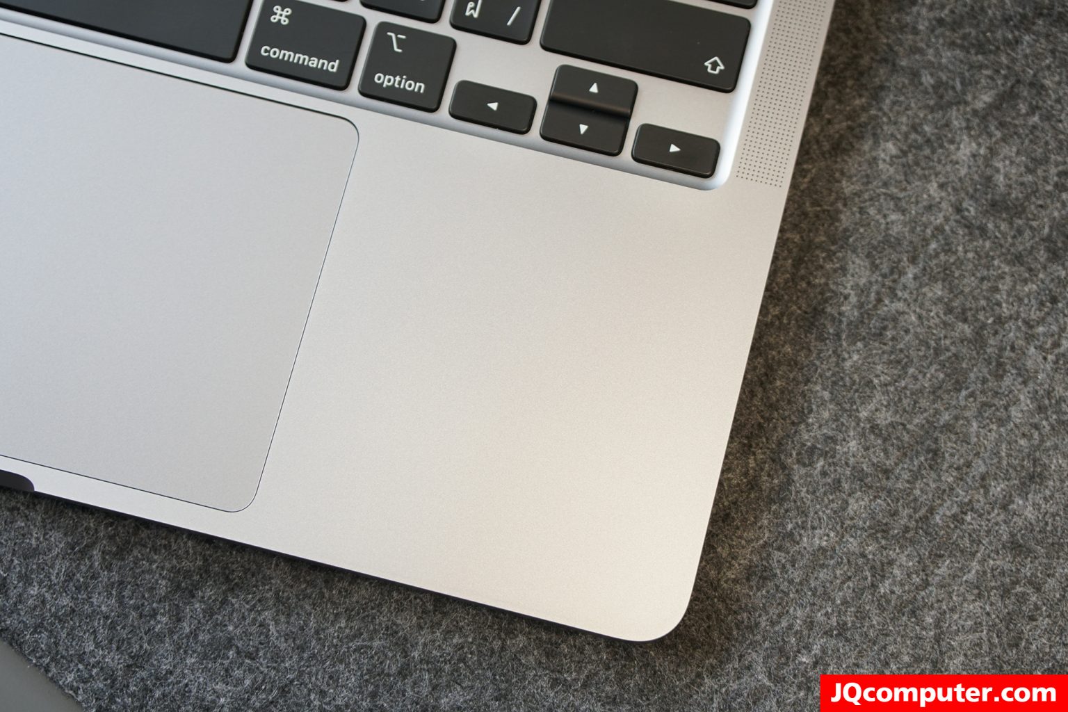 MacBook Pro (13-inch, M1, 2020) - Image 8