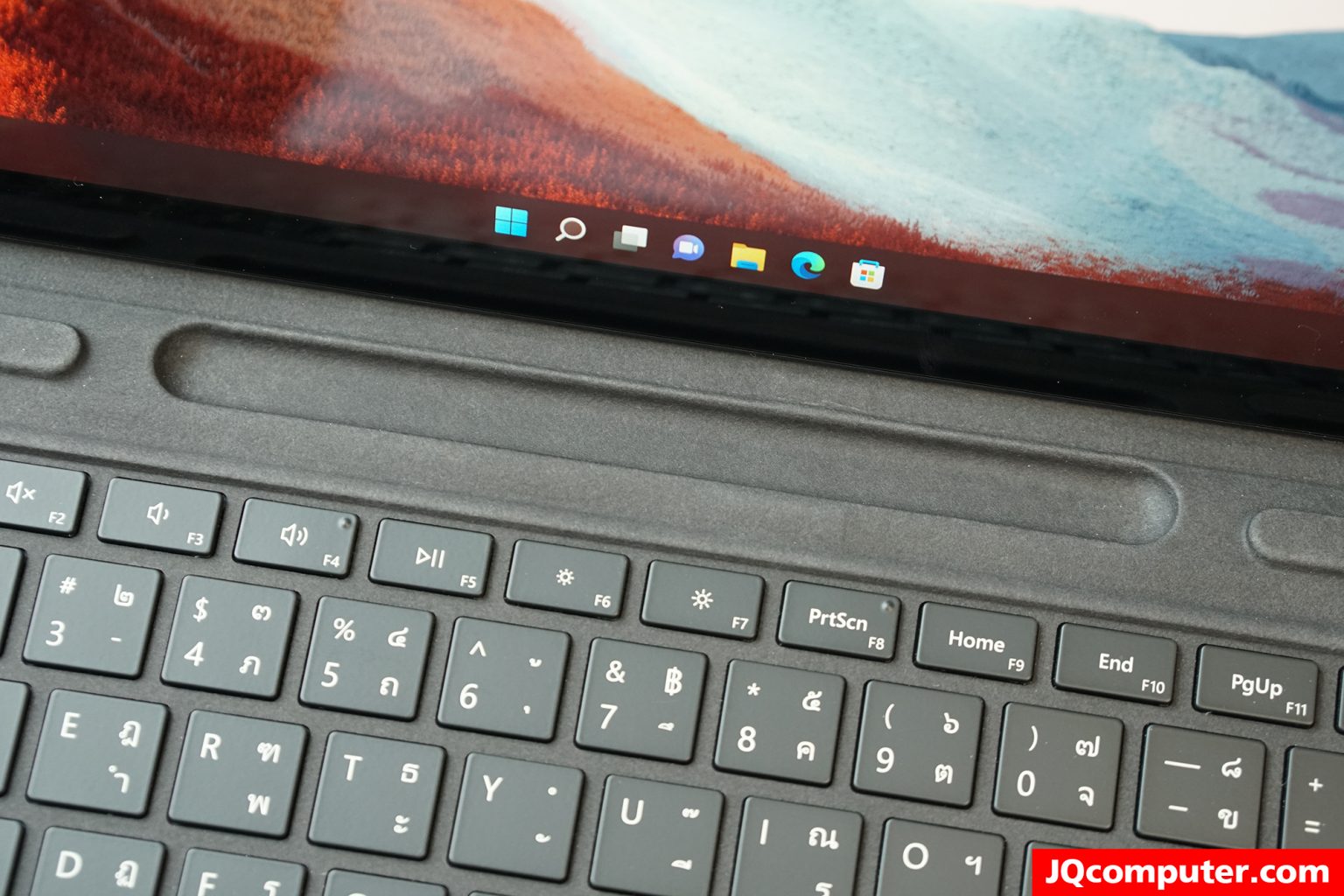 Microsoft Surface Pro 8 - Image 13