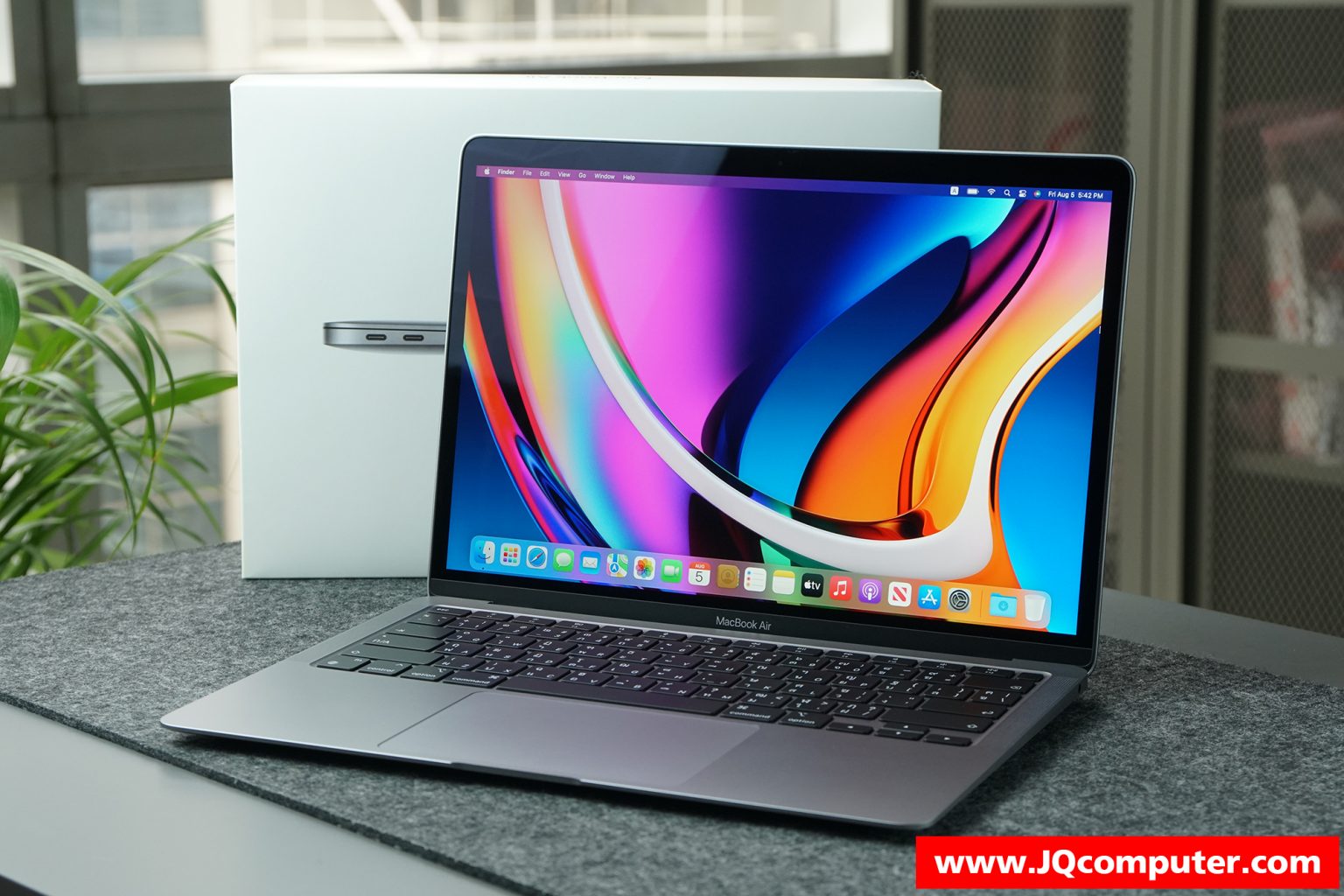 MacBook Air (13-inch, M1, 2020)