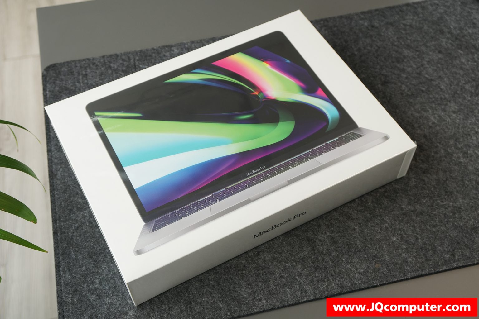 MacBook Pro (13-inch, M2, 2022)