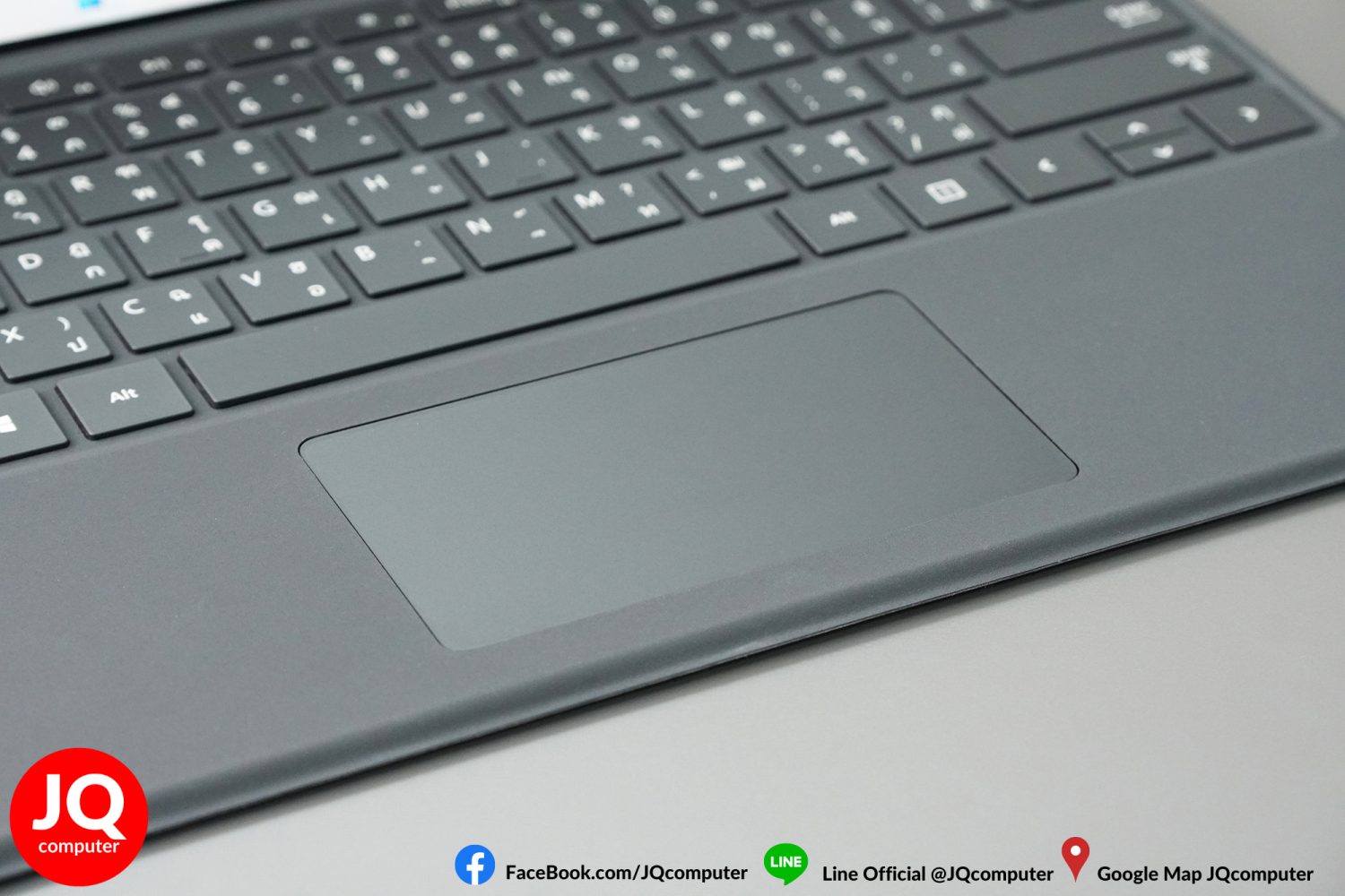 Surface Pro X (SQ1) - Image 4