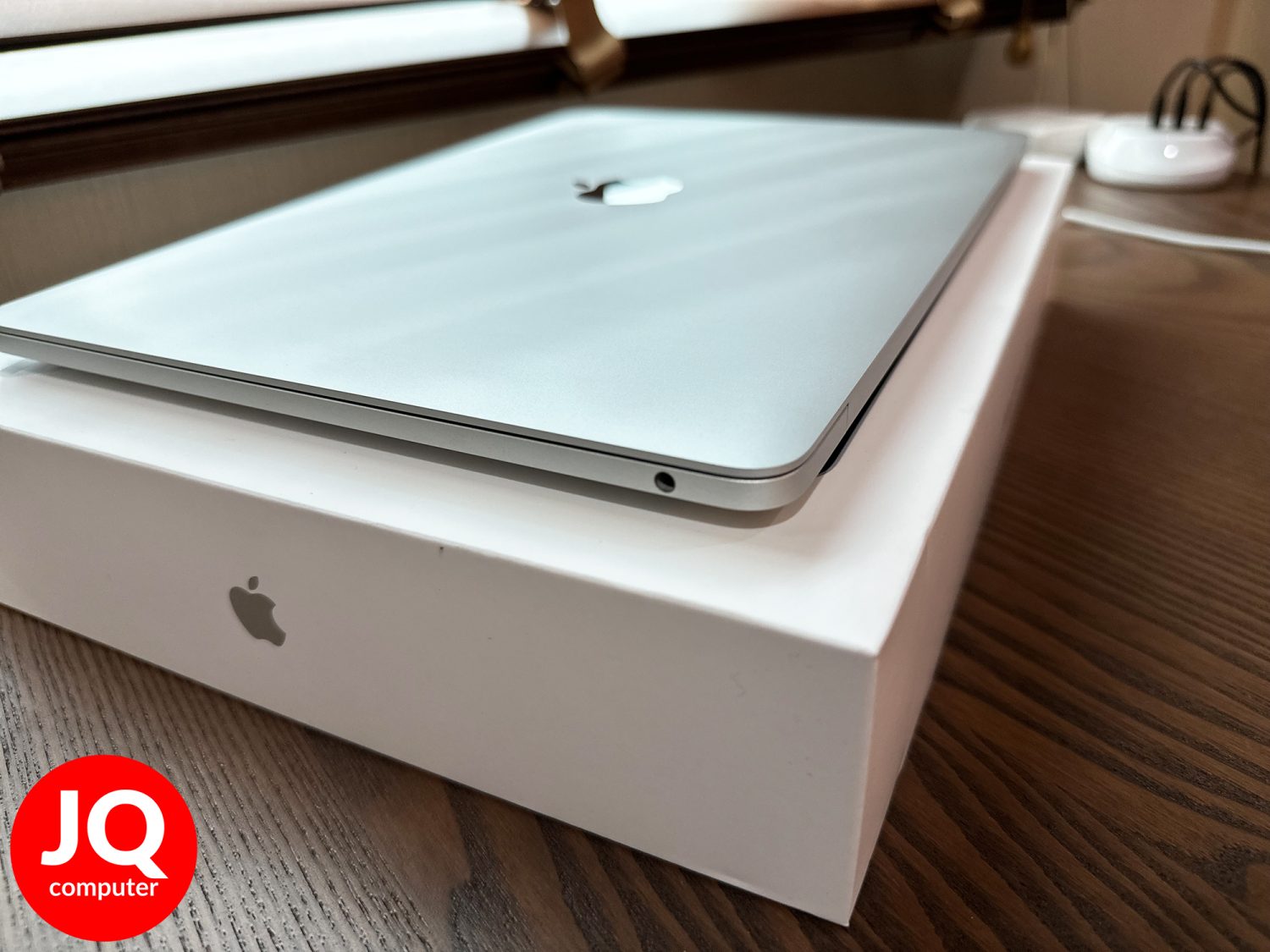 MacBook Pro 13" 2020 Apple M1 (Apple Care+) - Image 11