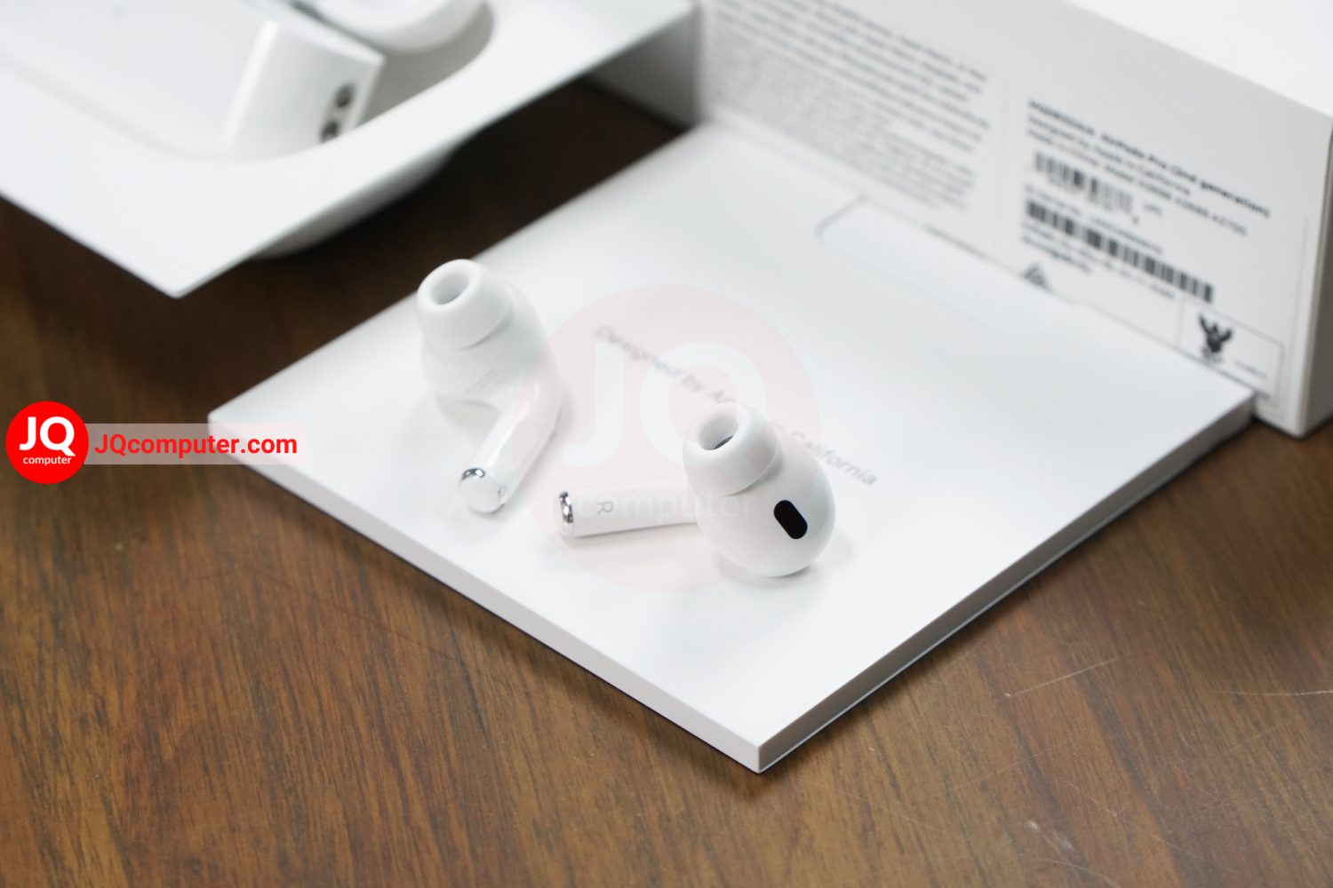 Apple AirPods Pro 2 - Image 4