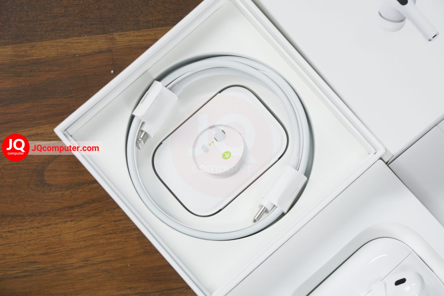 Apple AirPods Pro 2 - Image 7