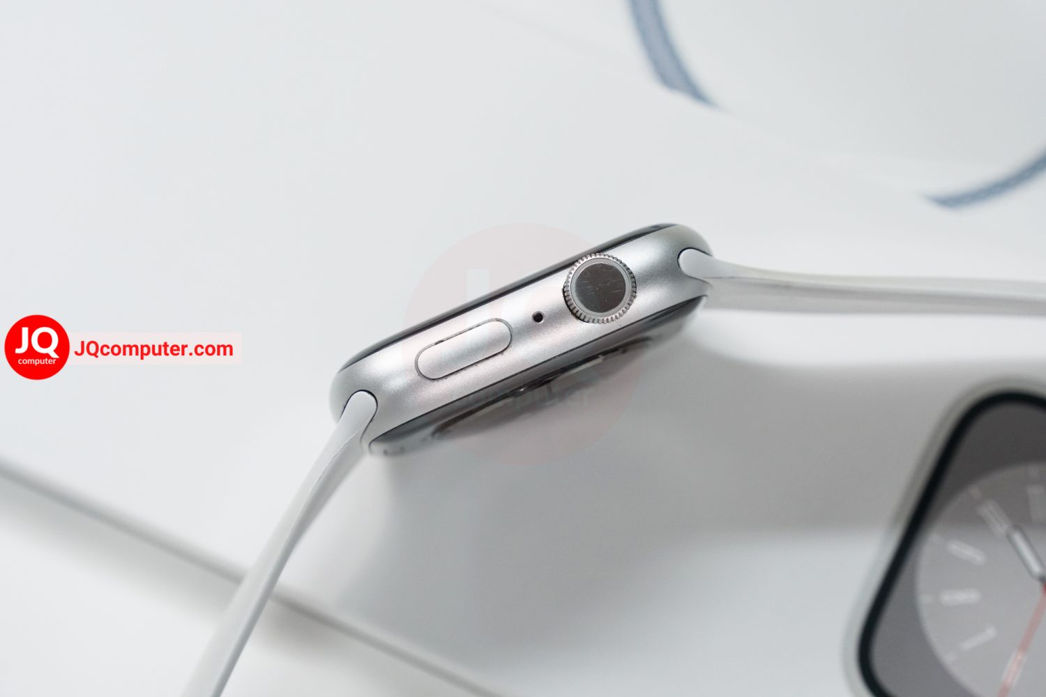 Apple Watch 8 GPS / 45 MM - Image 3