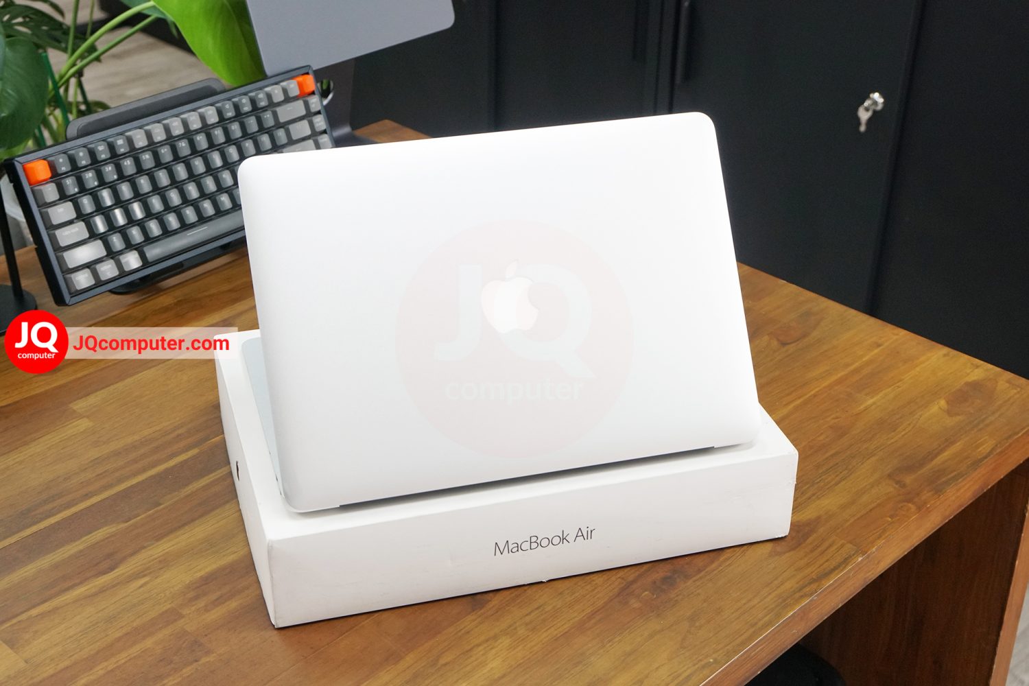 MacBook Air 13" 2014 / Intel Core i5 - Image 2