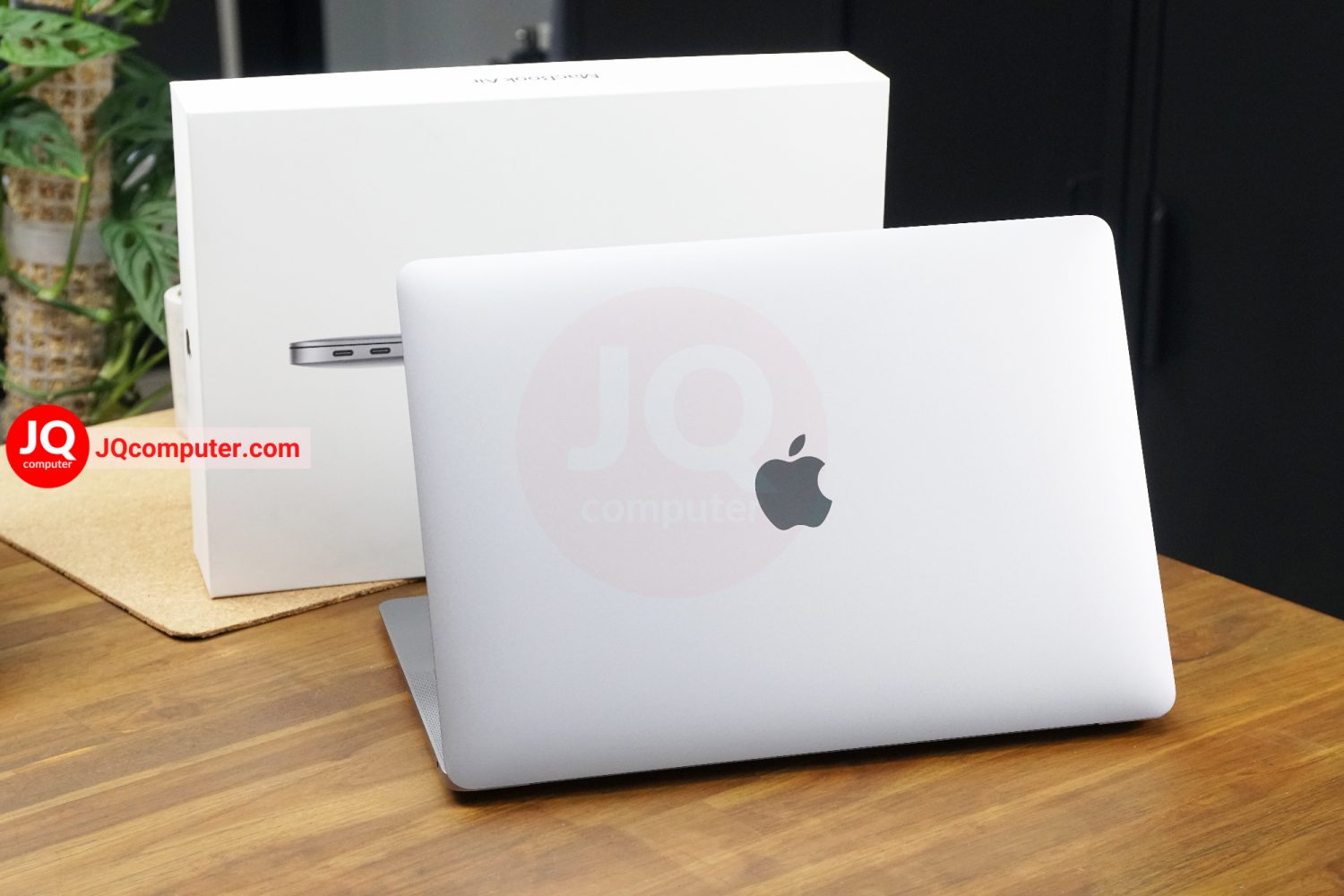 MacBook Air 13" 2020 / Intel Core i5 - Image 2