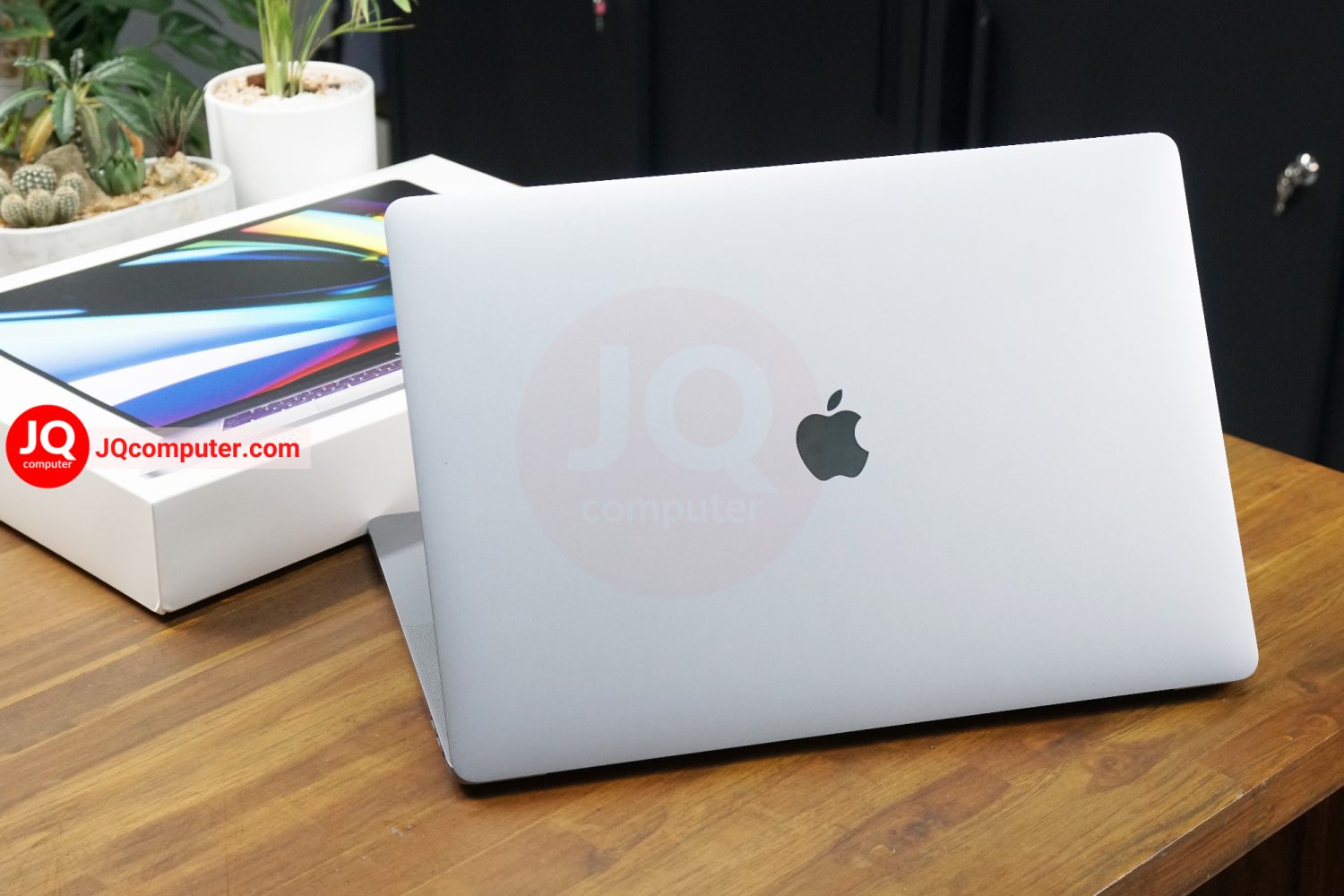 MacBook Pro 16" 2019 with Apple Care+ - Image 2