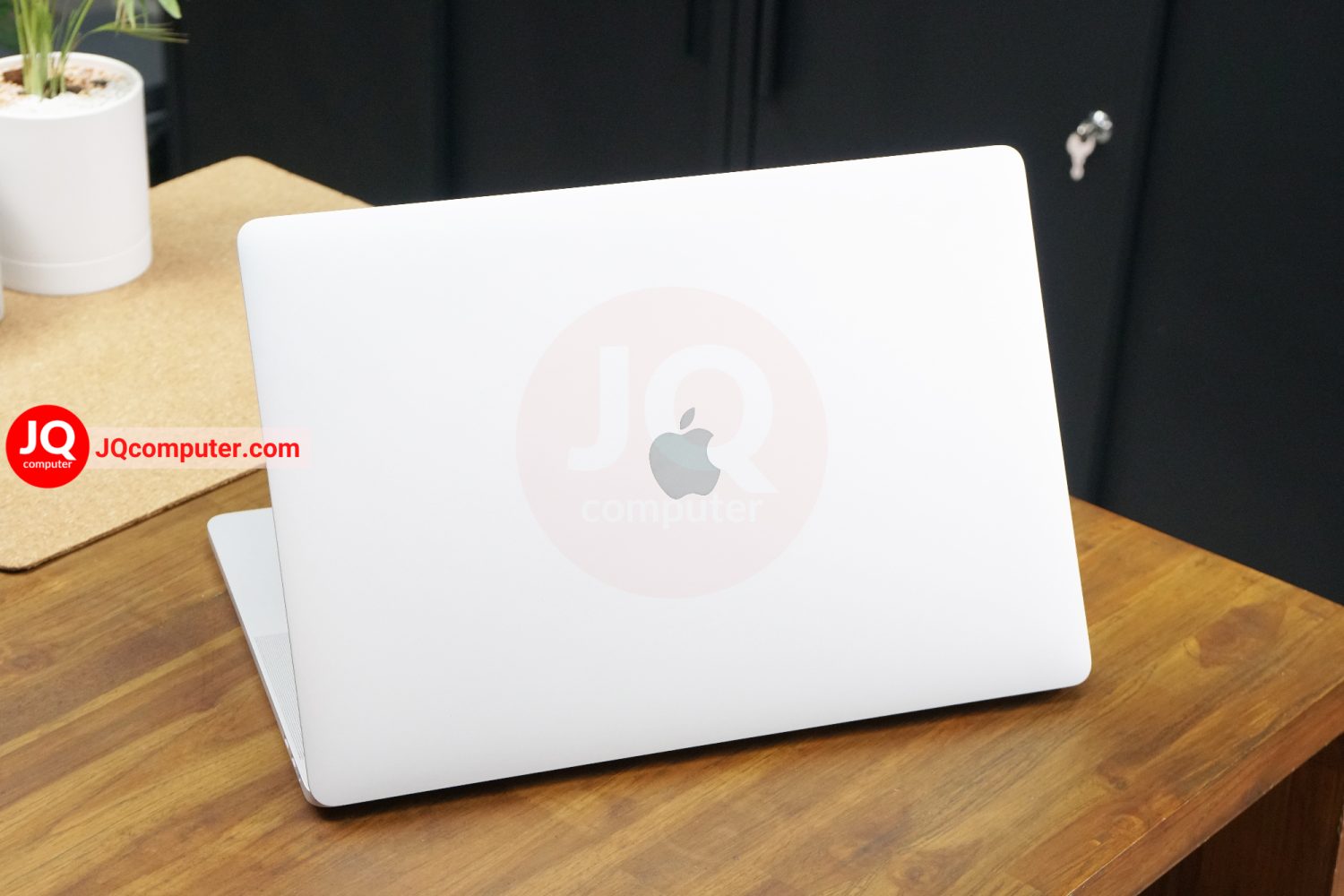 MacBook Pro 16" 2019 / Intel Core i9 - Image 2