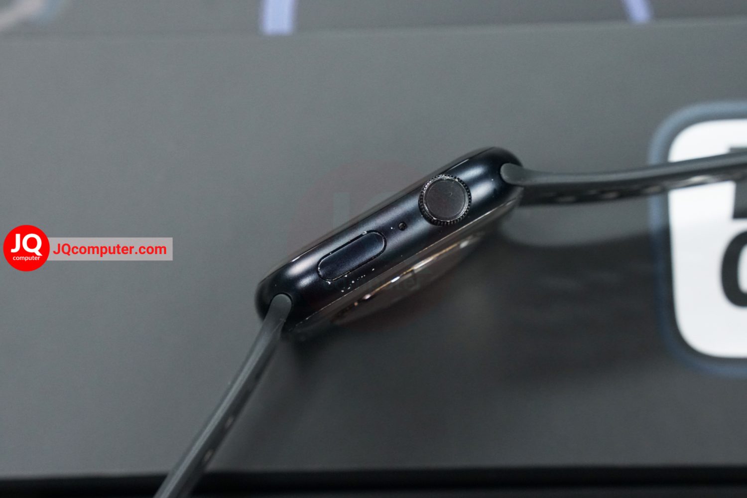 Apple Watch 7 GPS, 45MM. (Nike) - Image 3