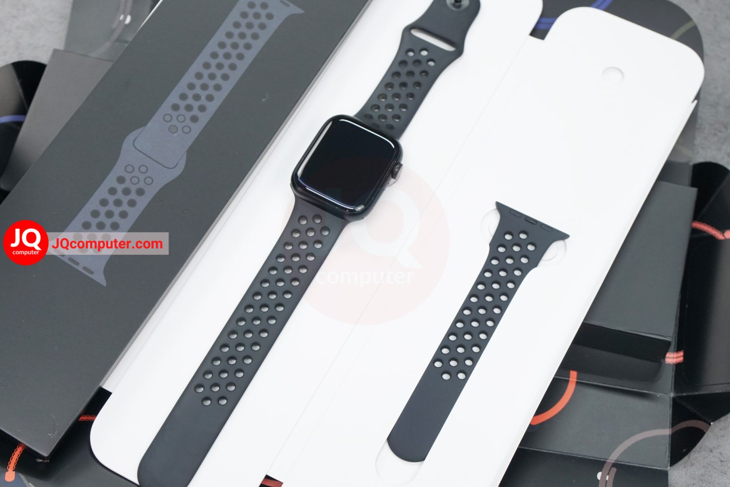 Apple Watch 7 GPS, 45MM. (Nike) - Image 7