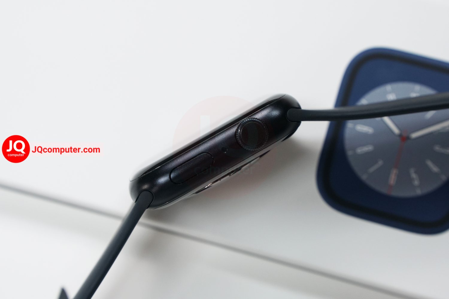 Apple Watch 8 GPS / 45 MM - Image 3