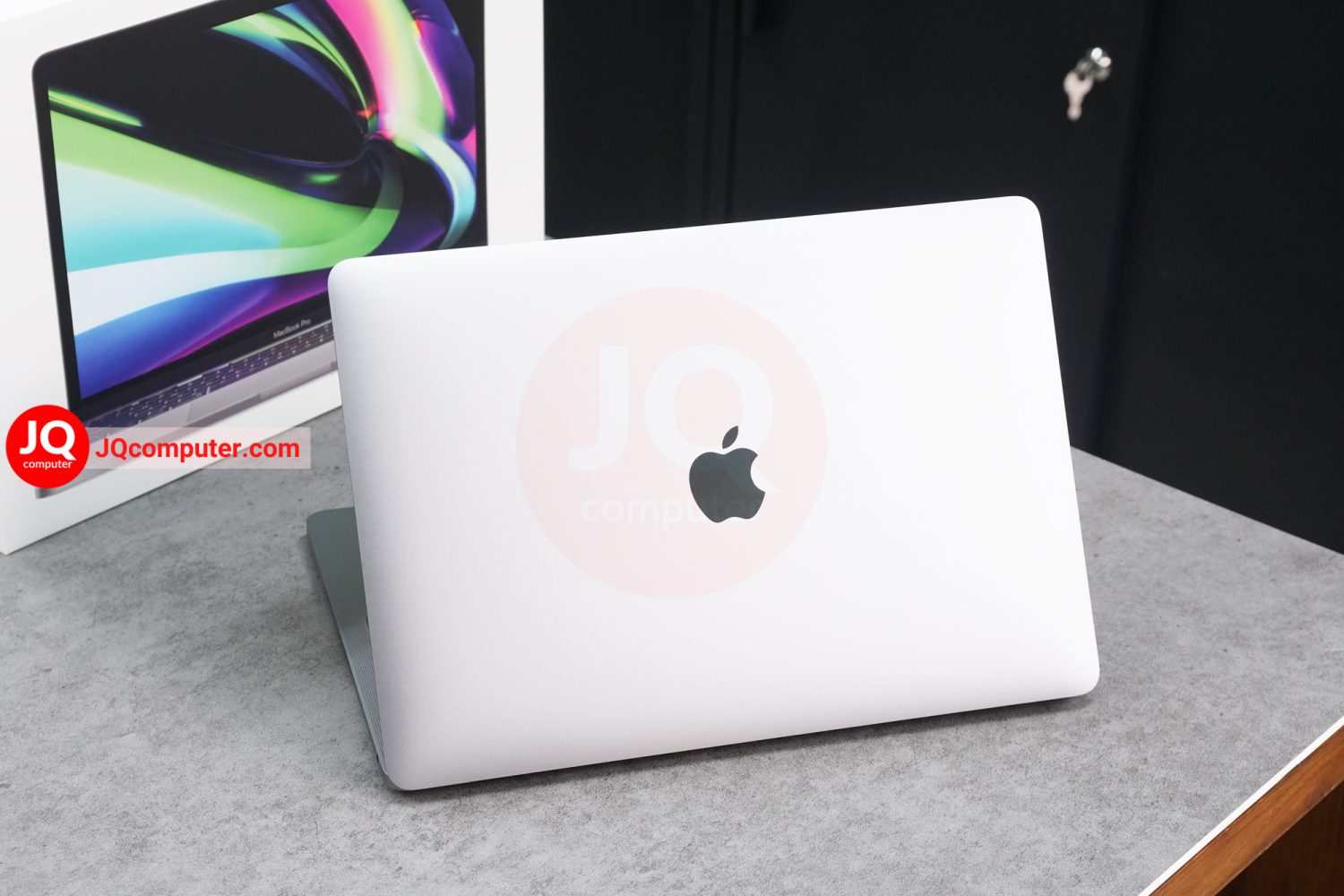 MacBook Pro 13" 2020 / Apple M1 (Top Spec) - Image 2