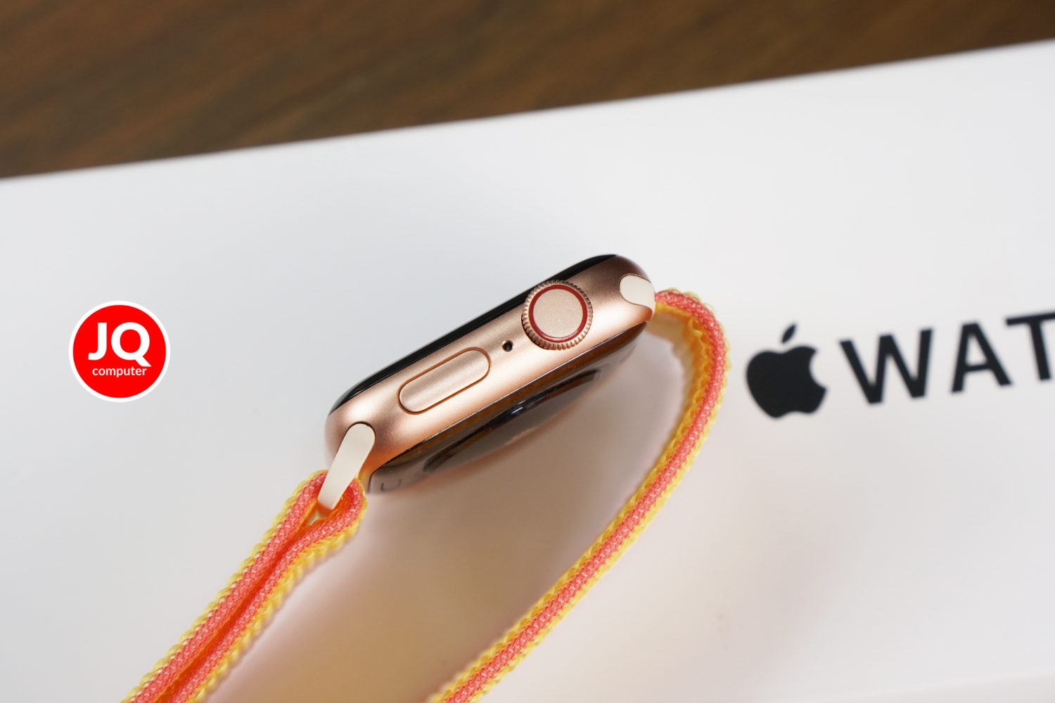 Apple Watch SE, Cellular,  40 MM. (1st Gen.) - Image 3