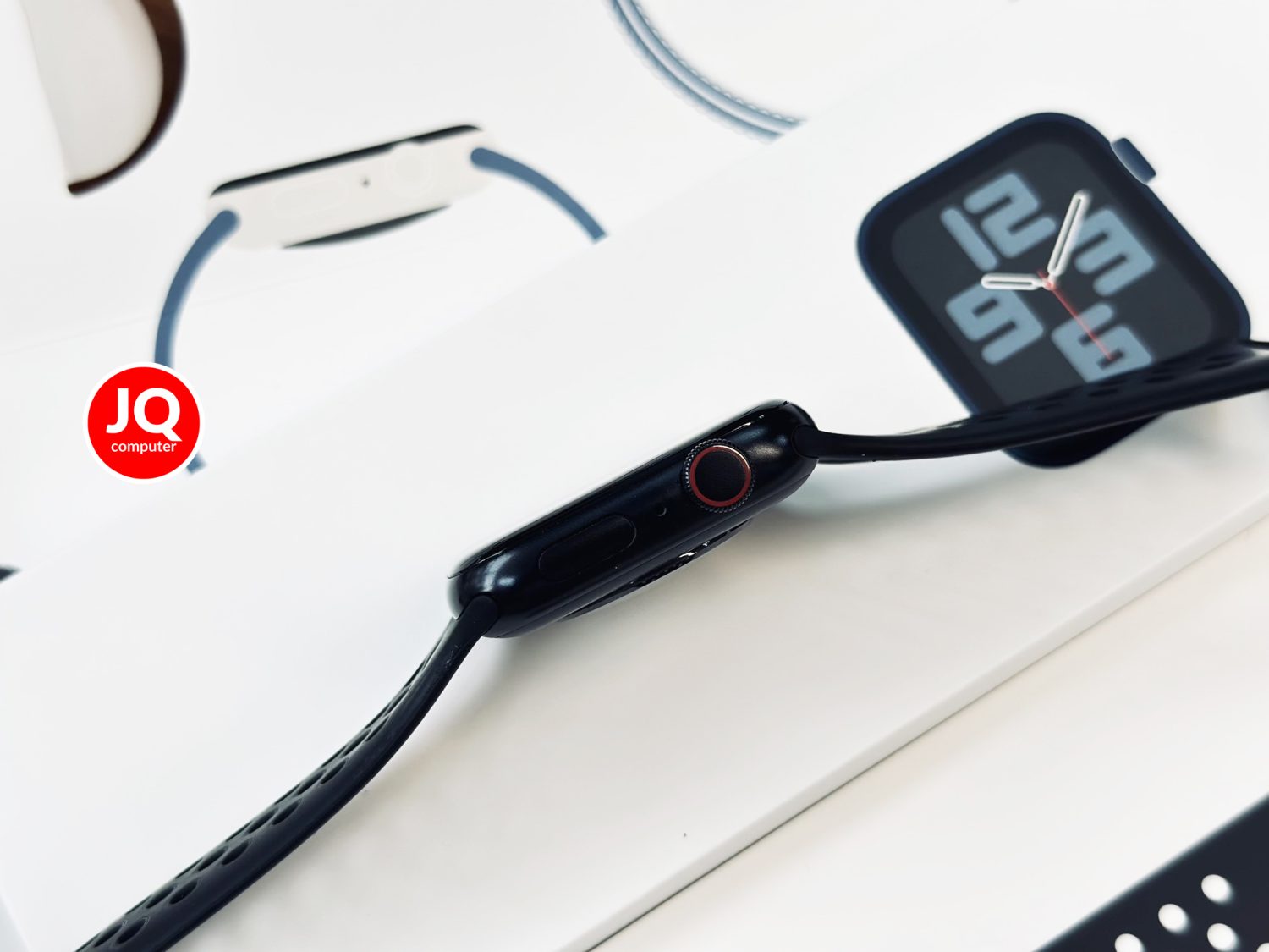 Apple Watch SE 2 Cellular - Image 2