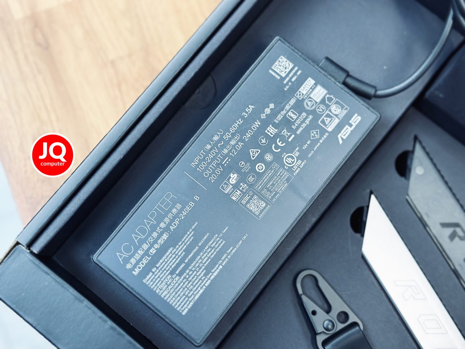 Asus ROG Strix Scar 15 - Image 24