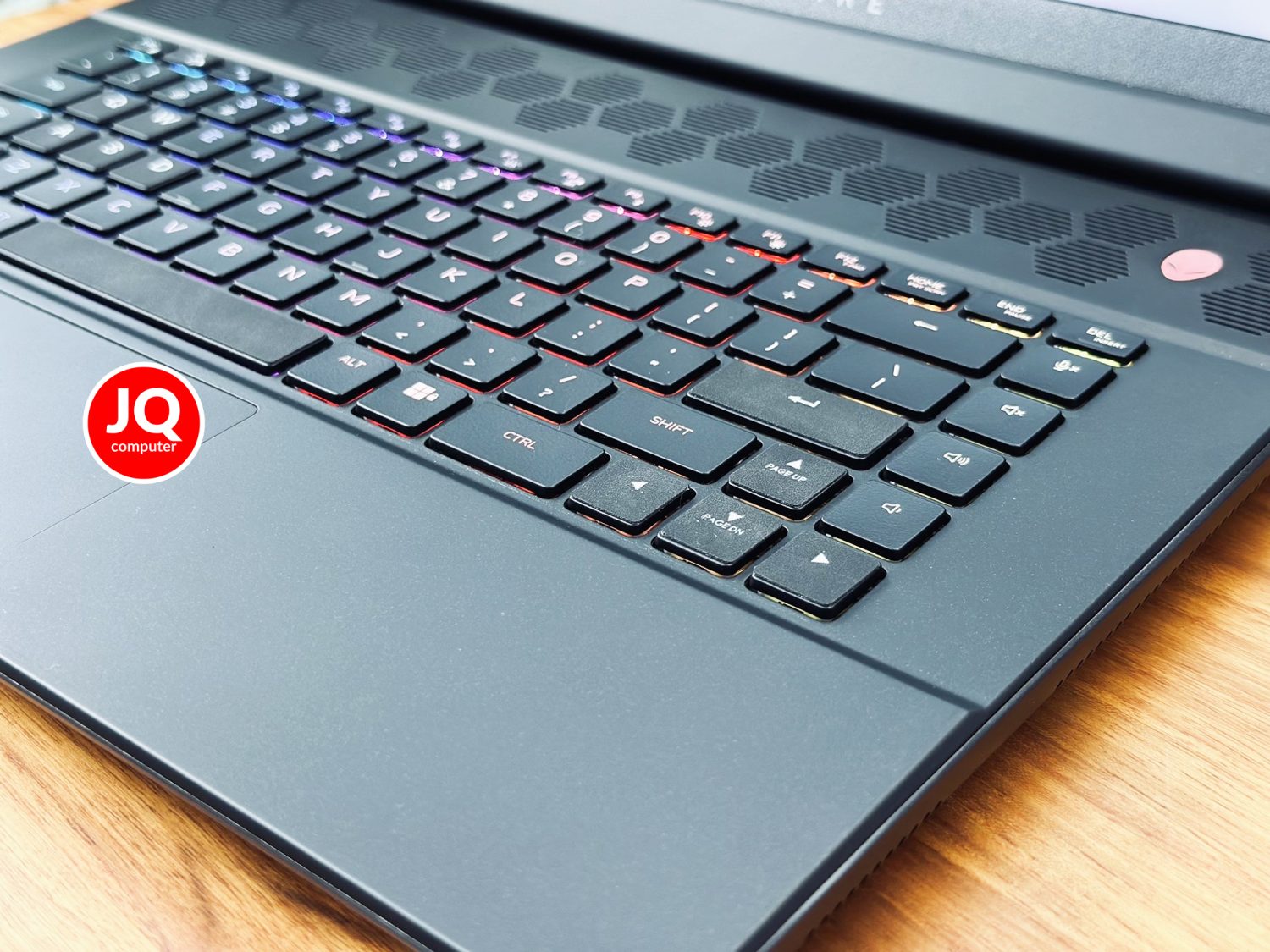 Dell Alienware M16 R1 - Image 5